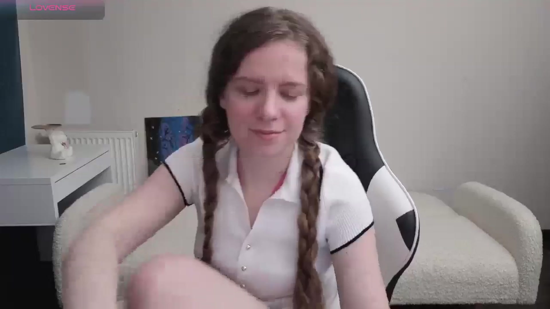 Gallery image thumbnail from BlueFlowerr's myfreecams stream on, 04/21/2026, 18:56 image 19 of 20