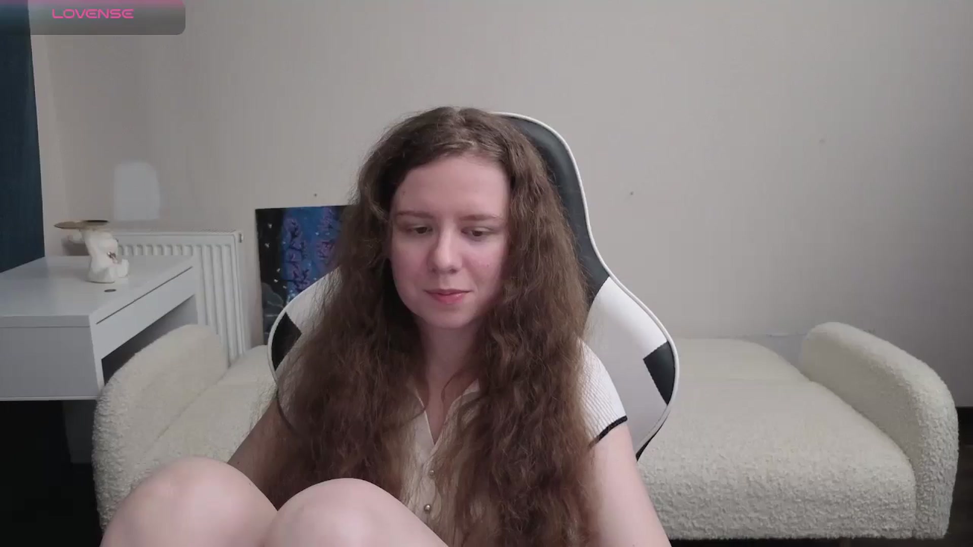 Gallery image thumbnail from BlueFlowerr's myfreecams stream on, 04/21/2026, 18:56 image 9 of 20
