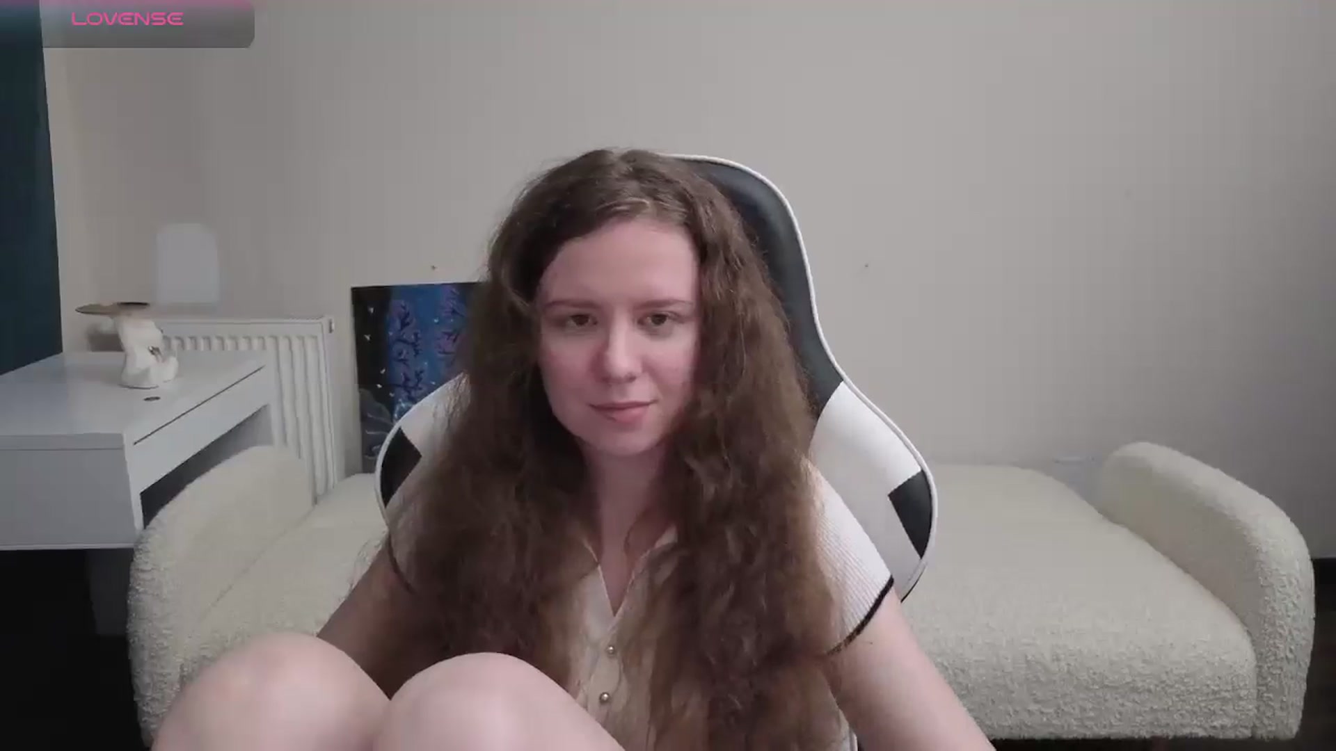 Gallery image thumbnail from BlueFlowerr's myfreecams stream on, 04/21/2026, 18:56 image 10 of 20