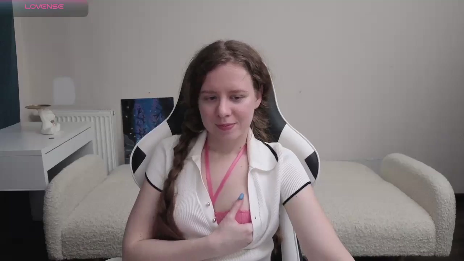 Gallery image thumbnail from BlueFlowerr's myfreecams stream on, 04/21/2026, 20:42 image 7 of 20