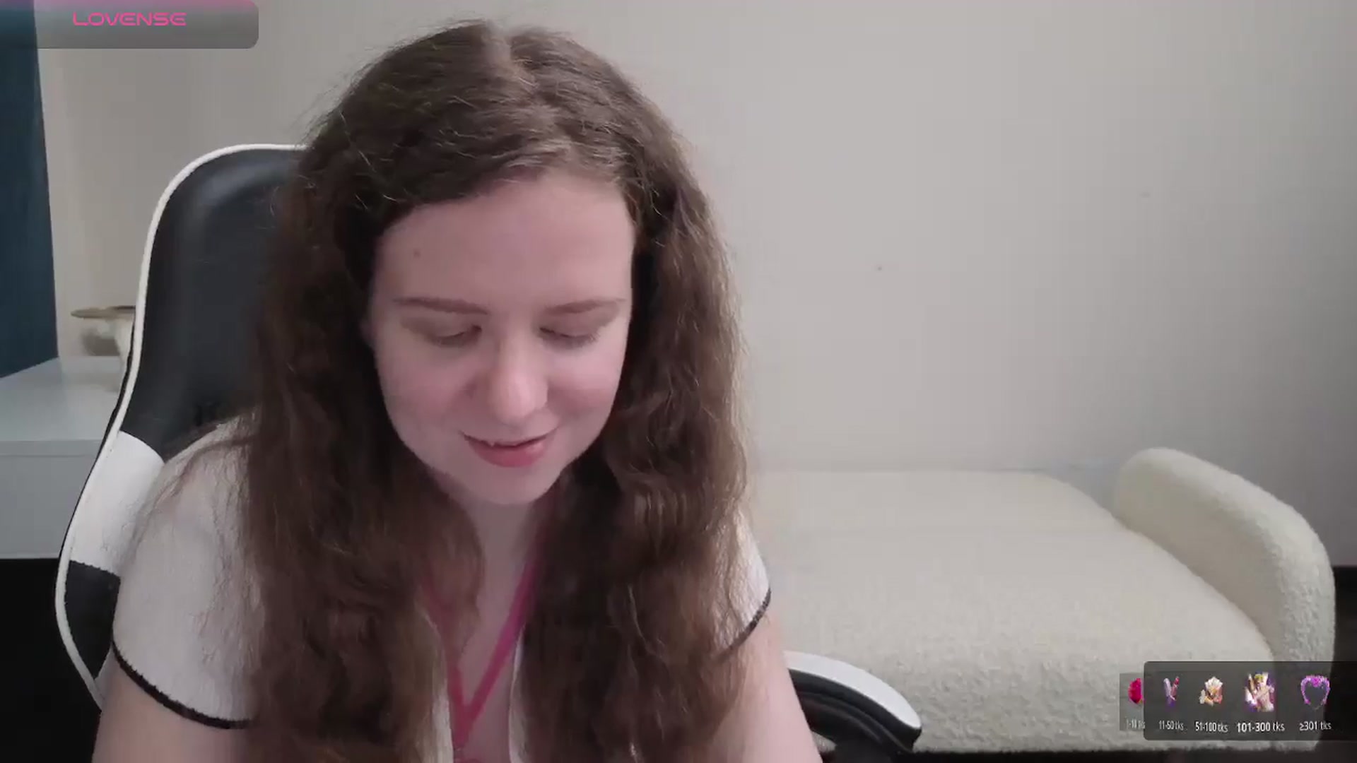 Gallery image thumbnail from BlueFlowerr's myfreecams stream on, 04/21/2026, 20:42 image 14 of 20