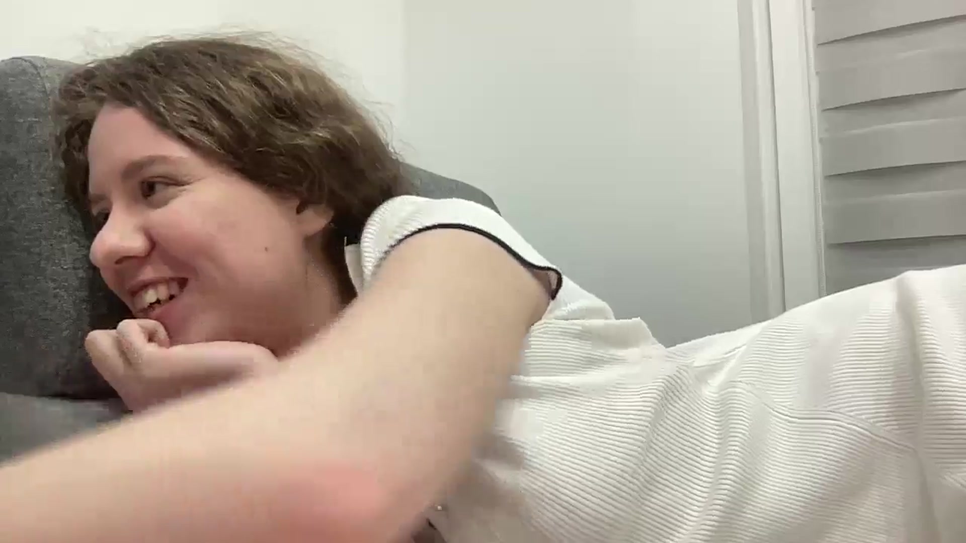 Gallery image thumbnail from BlueFlowerr's myfreecams stream on, 04/22/2026, 24:05 image 17 of 20