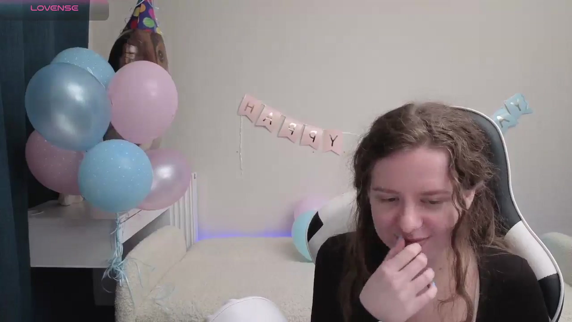 Gallery image thumbnail from BlueFlowerr's myfreecams stream on, 04/24/2026, 24:01 image 15 of 20