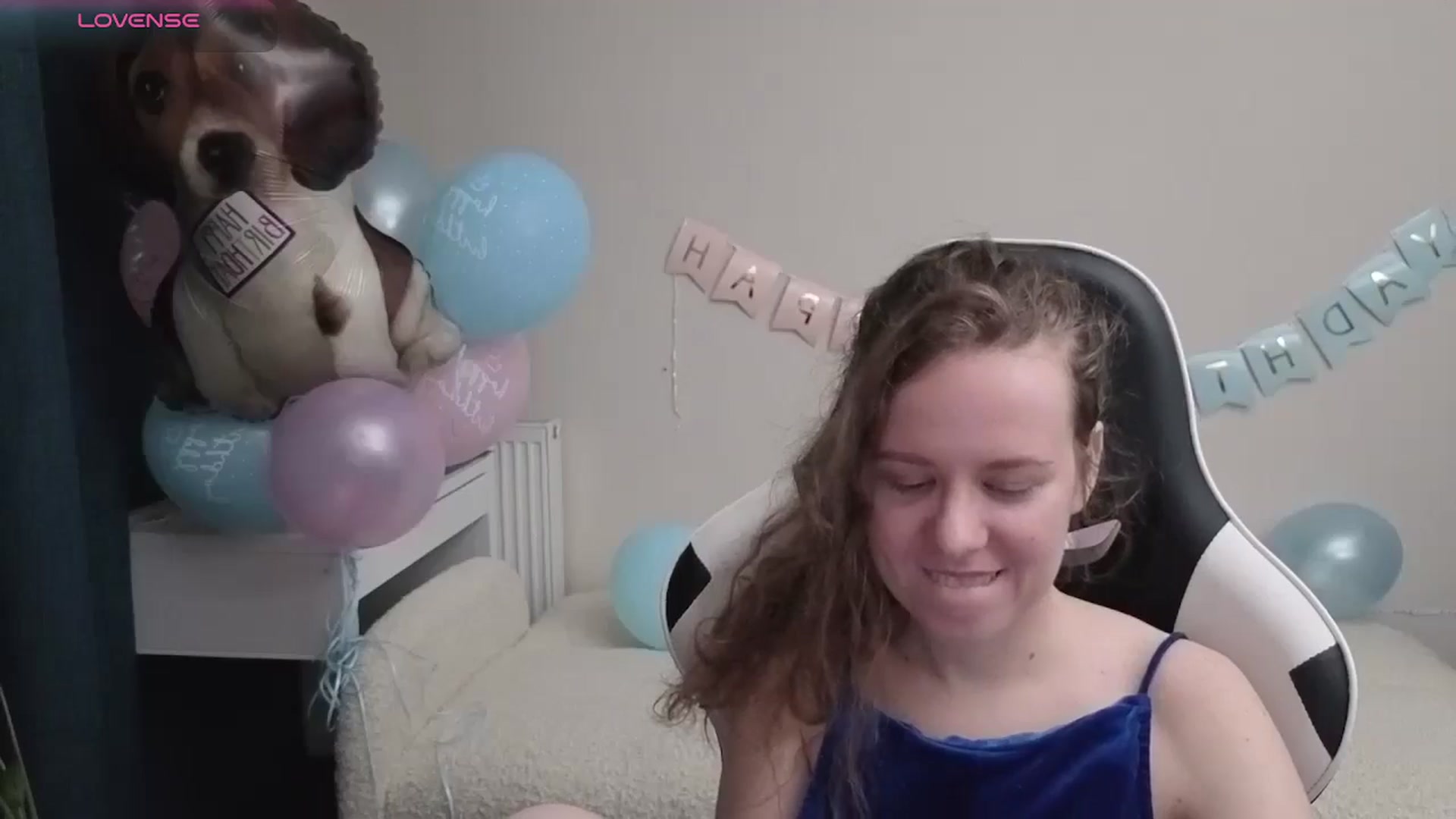 Gallery image thumbnail from BlueFlowerr's myfreecams stream on, 04/24/2026, 23:07 image 7 of 20