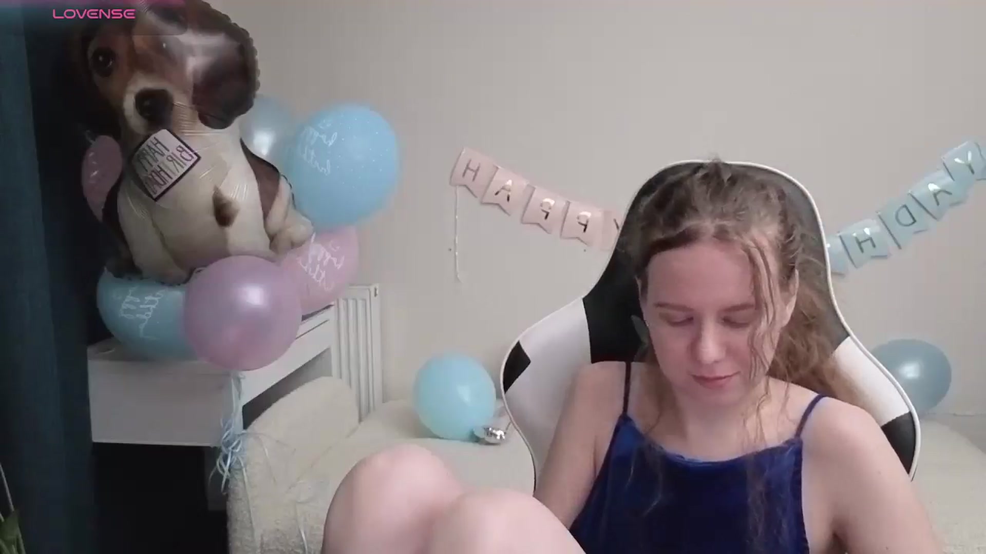 Gallery image thumbnail from BlueFlowerr's myfreecams stream on, 04/25/2026, 01:57 image 13 of 20