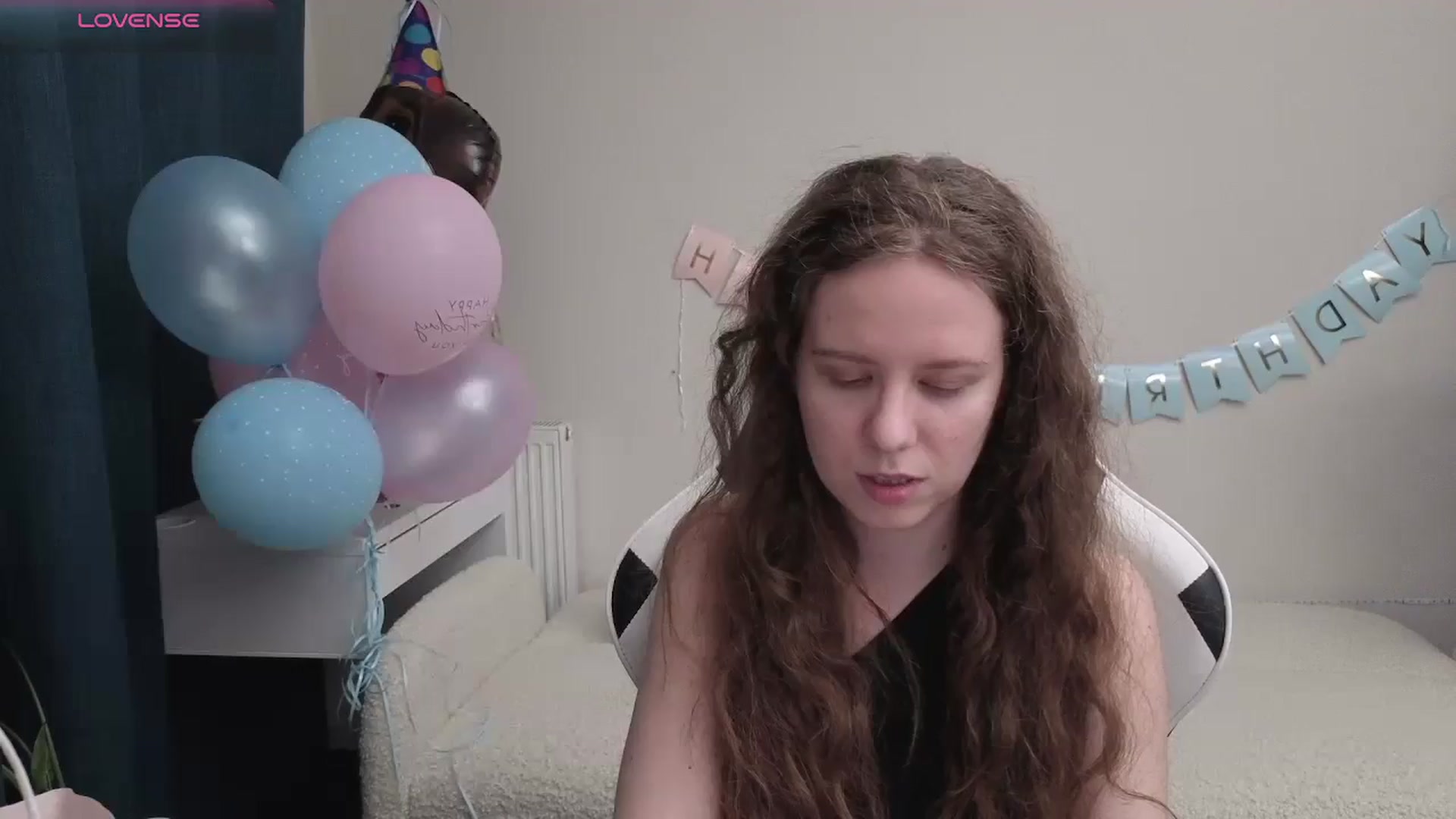Gallery image thumbnail from BlueFlowerr's myfreecams stream on, 04/25/2026, 23:36 image 14 of 20