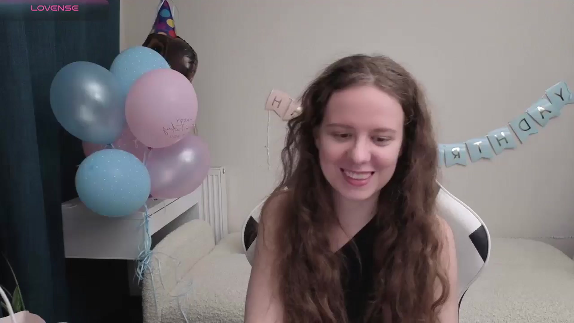 Gallery image thumbnail from BlueFlowerr's myfreecams stream on, 04/25/2026, 23:36 image 13 of 20