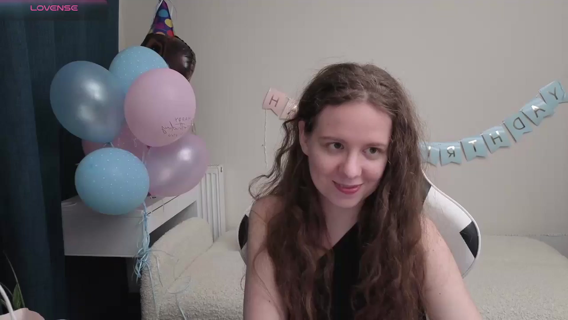 Gallery image thumbnail from BlueFlowerr's myfreecams stream on, 04/25/2026, 23:36 image 17 of 20