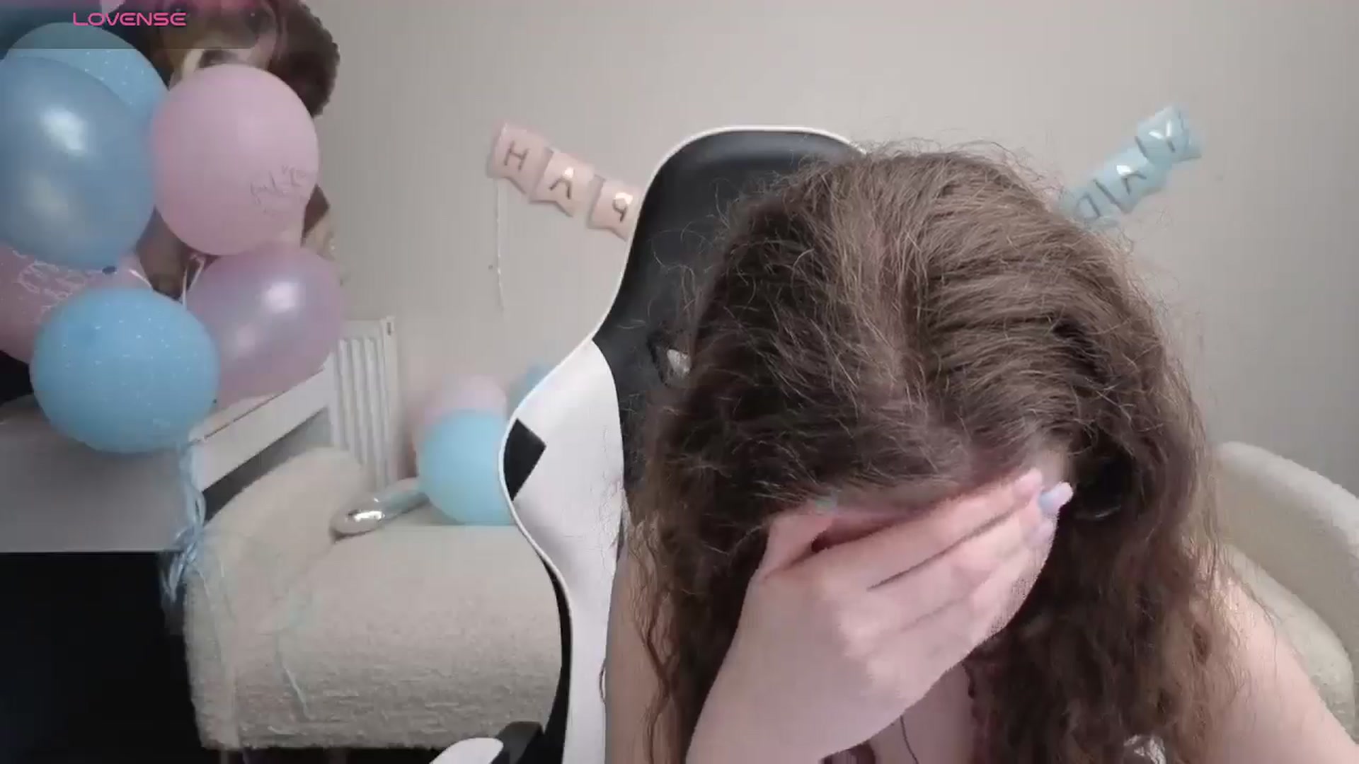Gallery image thumbnail from BlueFlowerr's myfreecams stream on, 04/27/2026, 18:56 image 19 of 20