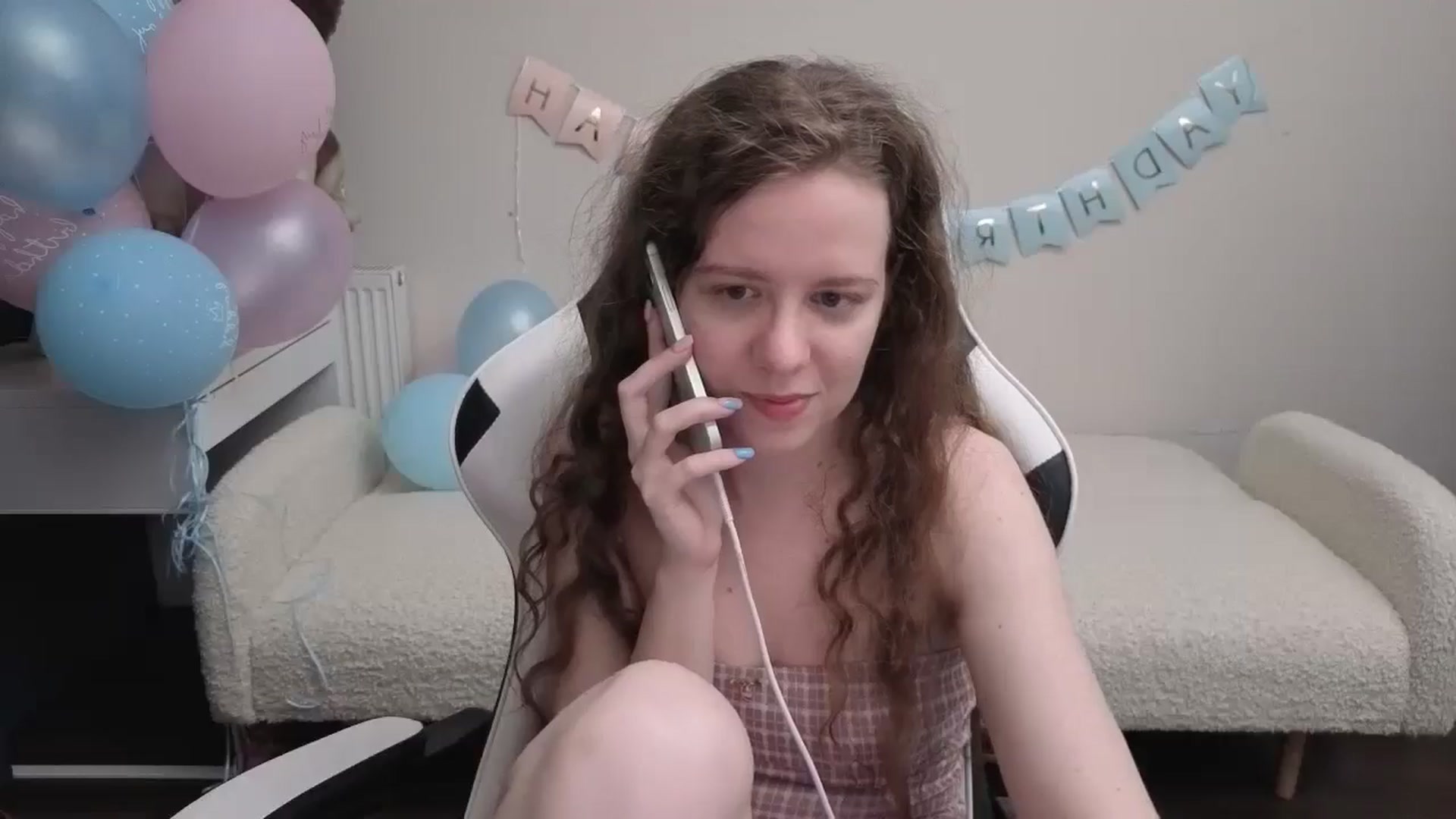 Gallery image thumbnail from BlueFlowerr's myfreecams stream on, 04/28/2026, 01:20 image 13 of 20