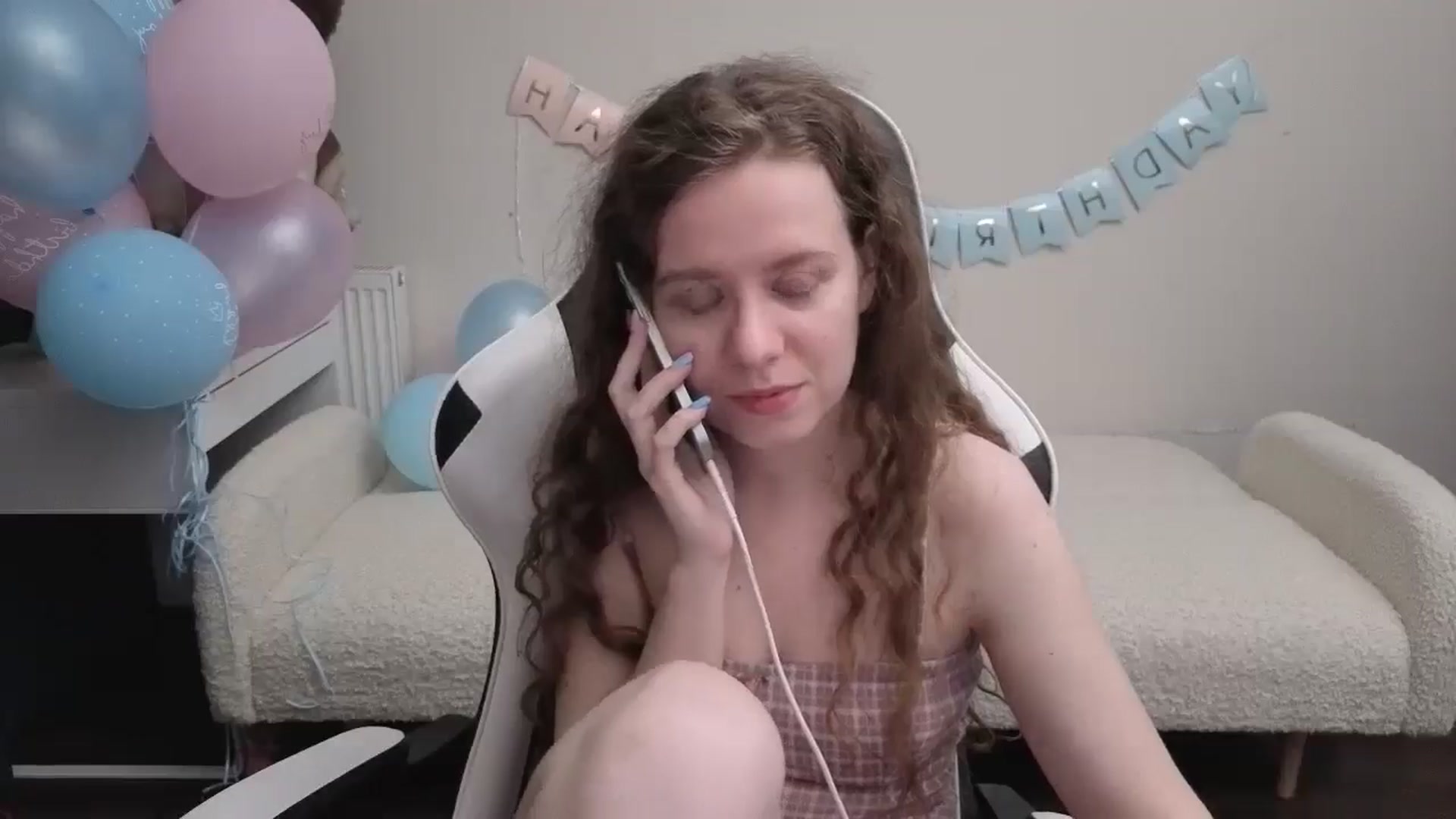 Gallery image thumbnail from BlueFlowerr's myfreecams stream on, 04/28/2026, 01:20 image 11 of 20