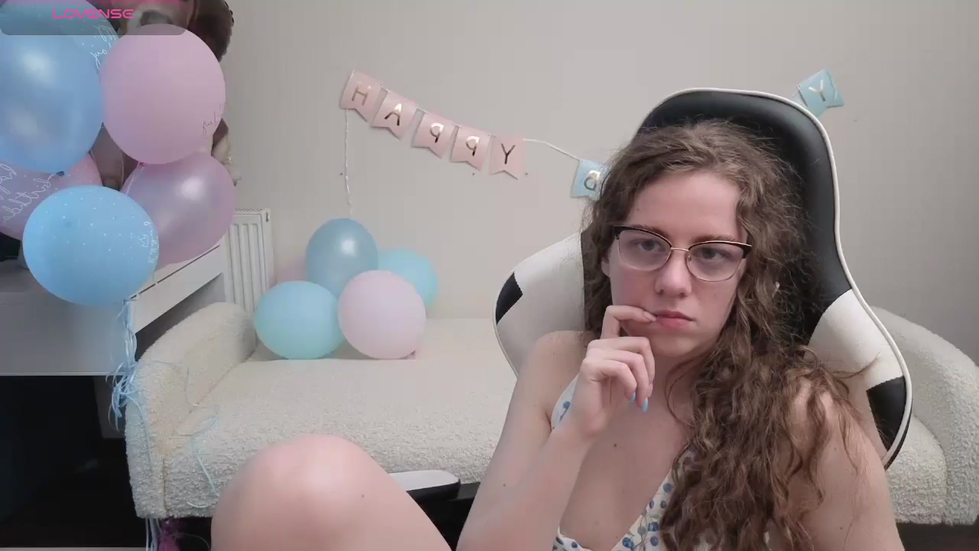 Gallery image thumbnail from BlueFlowerr's myfreecams stream on, 04/28/2026, 17:06 image 12 of 20