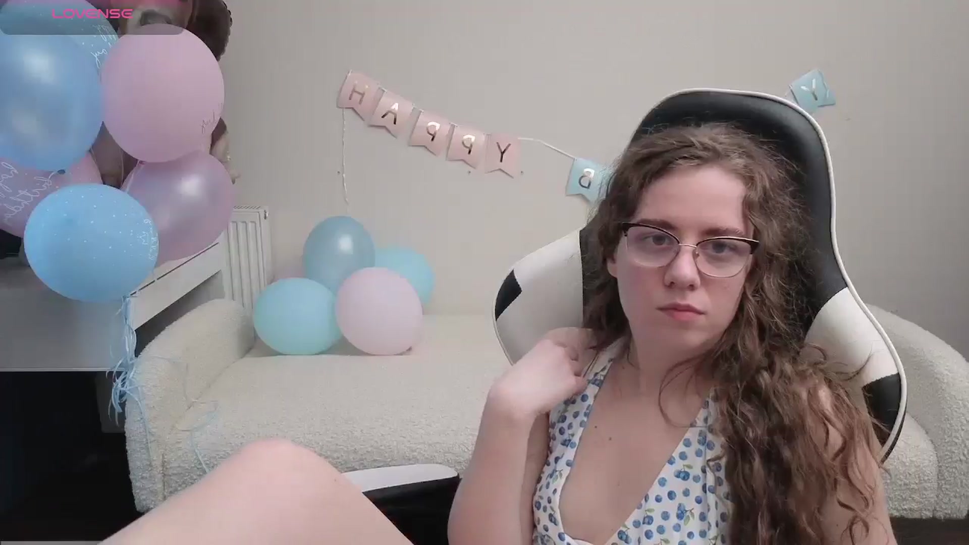 Gallery image thumbnail from BlueFlowerr's myfreecams stream on, 04/28/2026, 17:06 image 16 of 20