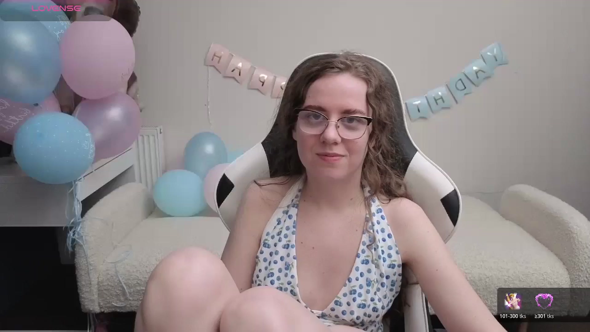 Gallery image thumbnail from BlueFlowerr's myfreecams stream on, 04/28/2026, 18:24 image 12 of 20