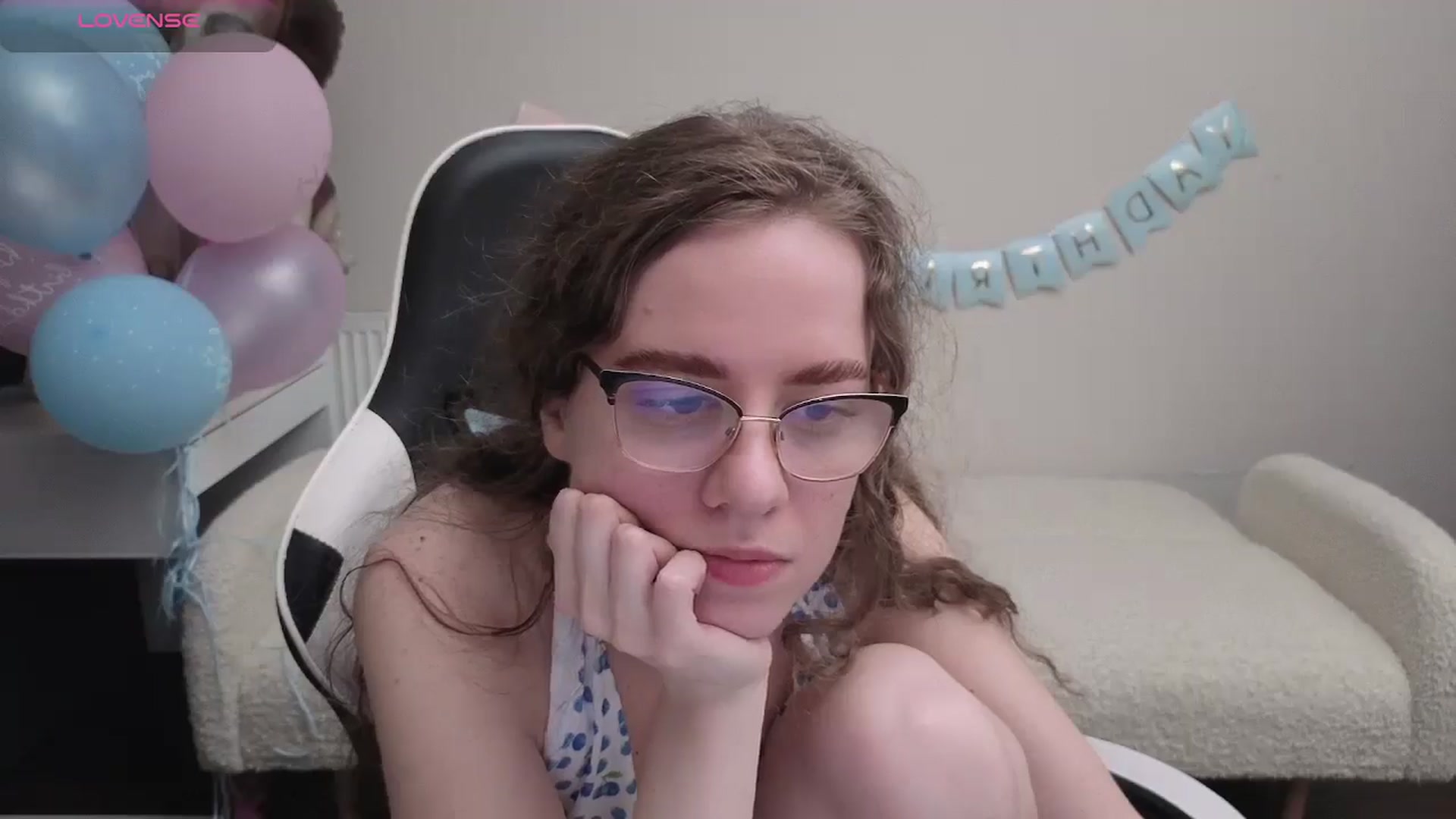Gallery image thumbnail from BlueFlowerr's myfreecams stream on, 04/28/2026, 18:24 image 16 of 20