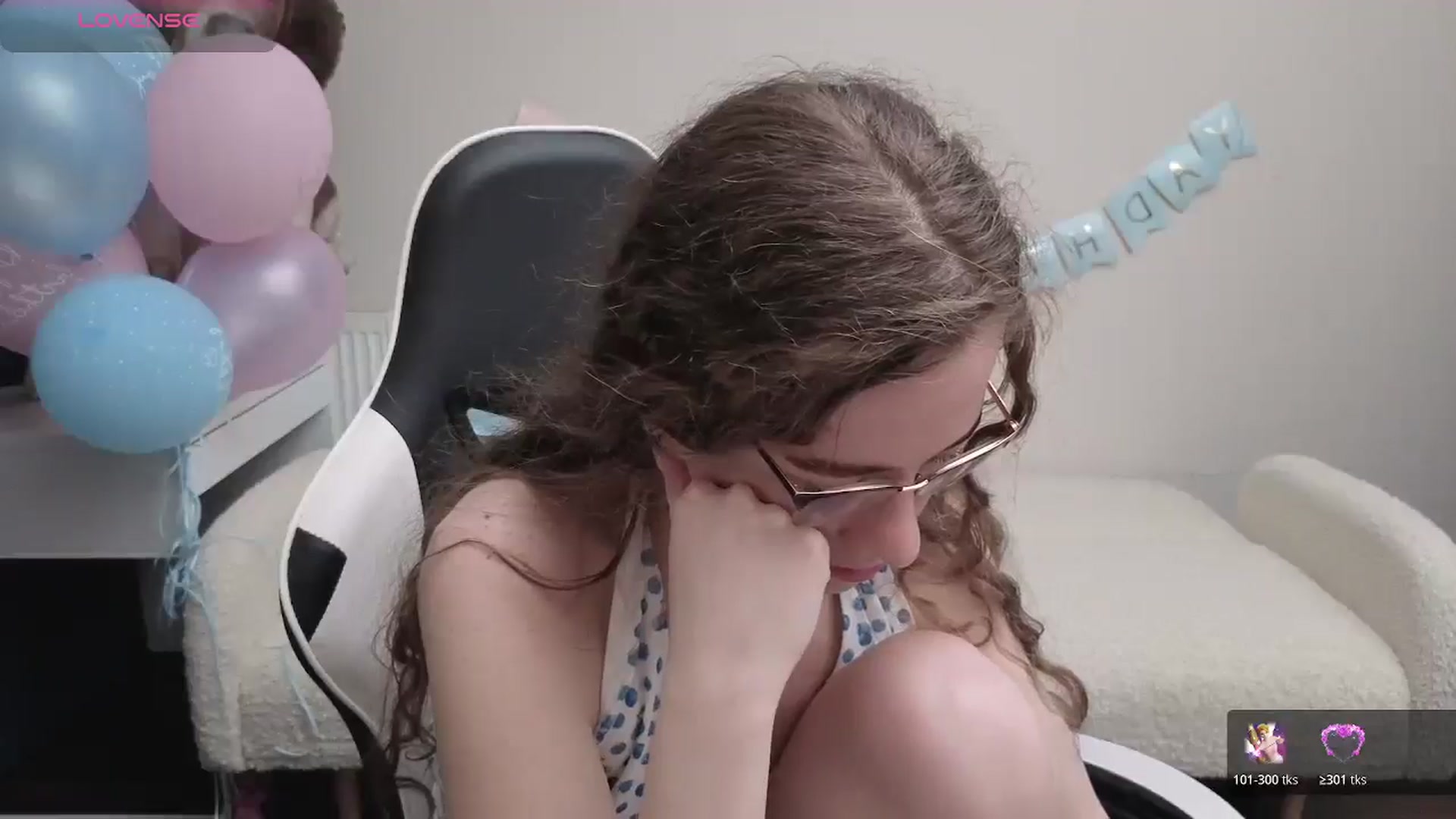 Gallery image thumbnail from BlueFlowerr's myfreecams stream on, 04/28/2026, 18:24 image 17 of 20