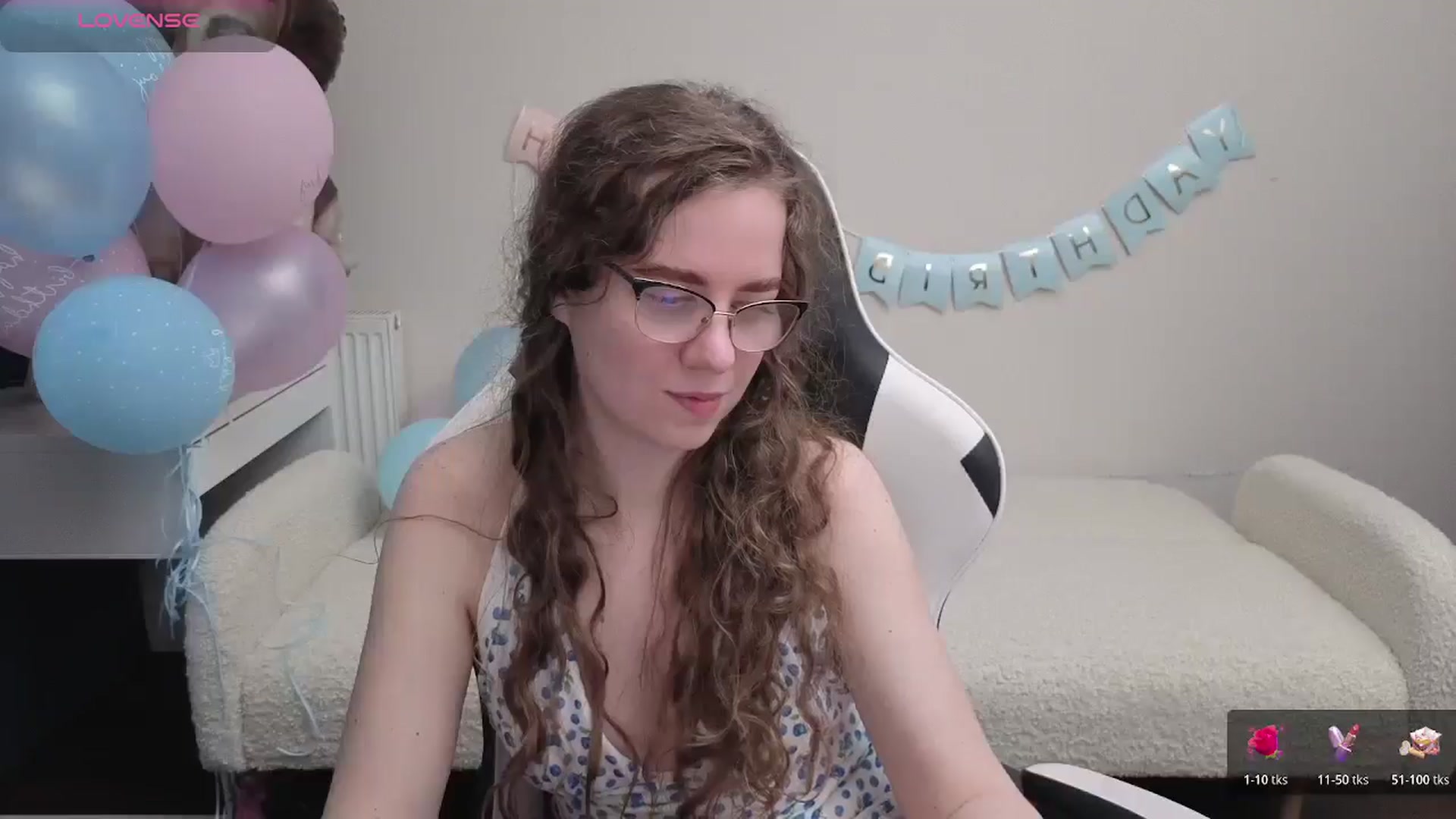 Gallery image thumbnail from BlueFlowerr's myfreecams stream on, 04/28/2026, 18:24 image 3 of 20