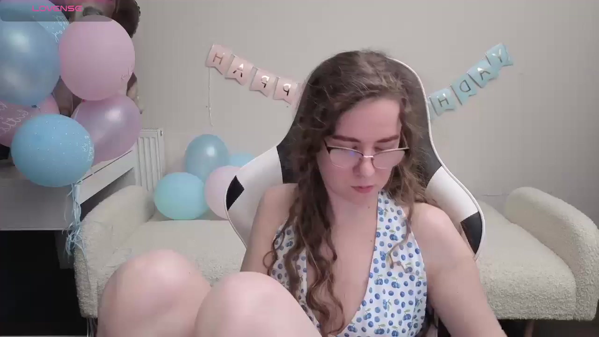 Gallery image thumbnail from BlueFlowerr's myfreecams stream on, 04/28/2026, 21:28 image 1 of 20