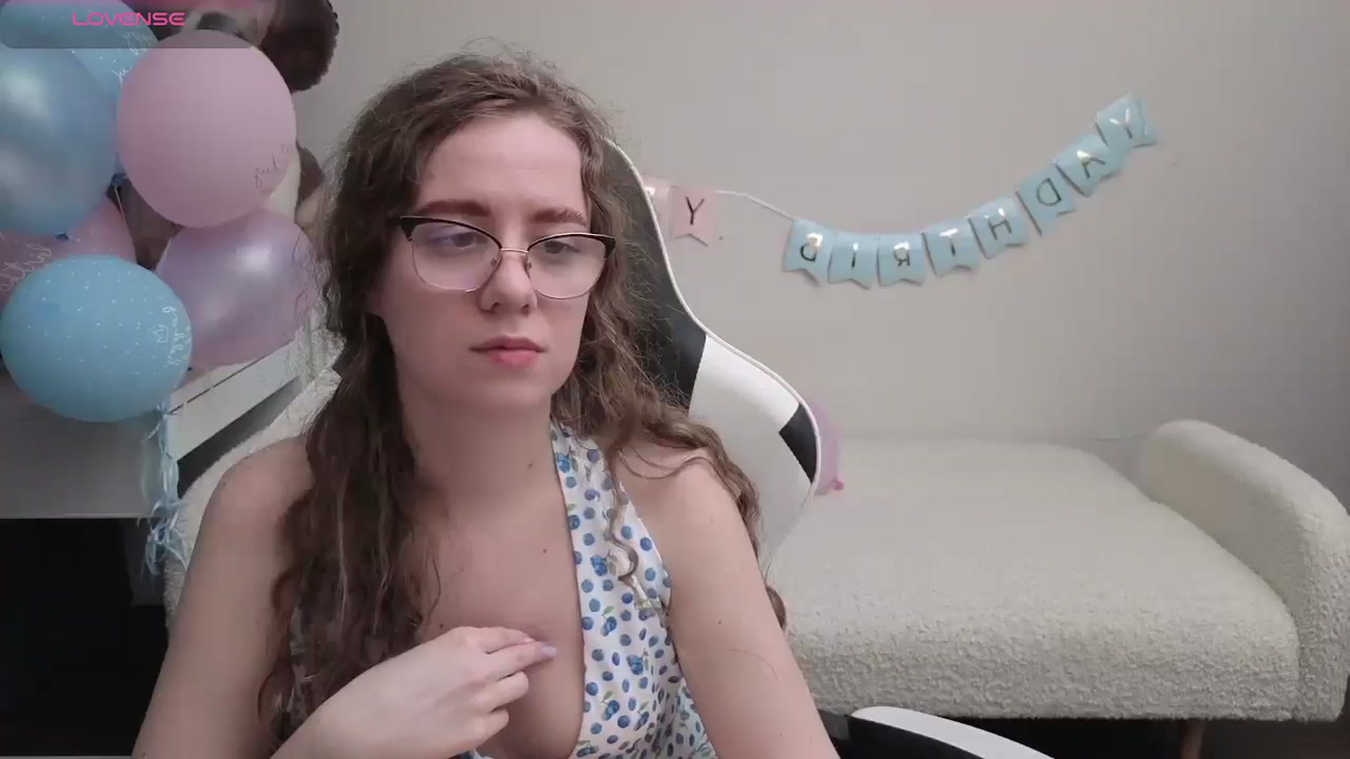 Gallery image thumbnail from BlueFlowerr's myfreecams stream on, 04/28/2026, 21:28 image 6 of 20