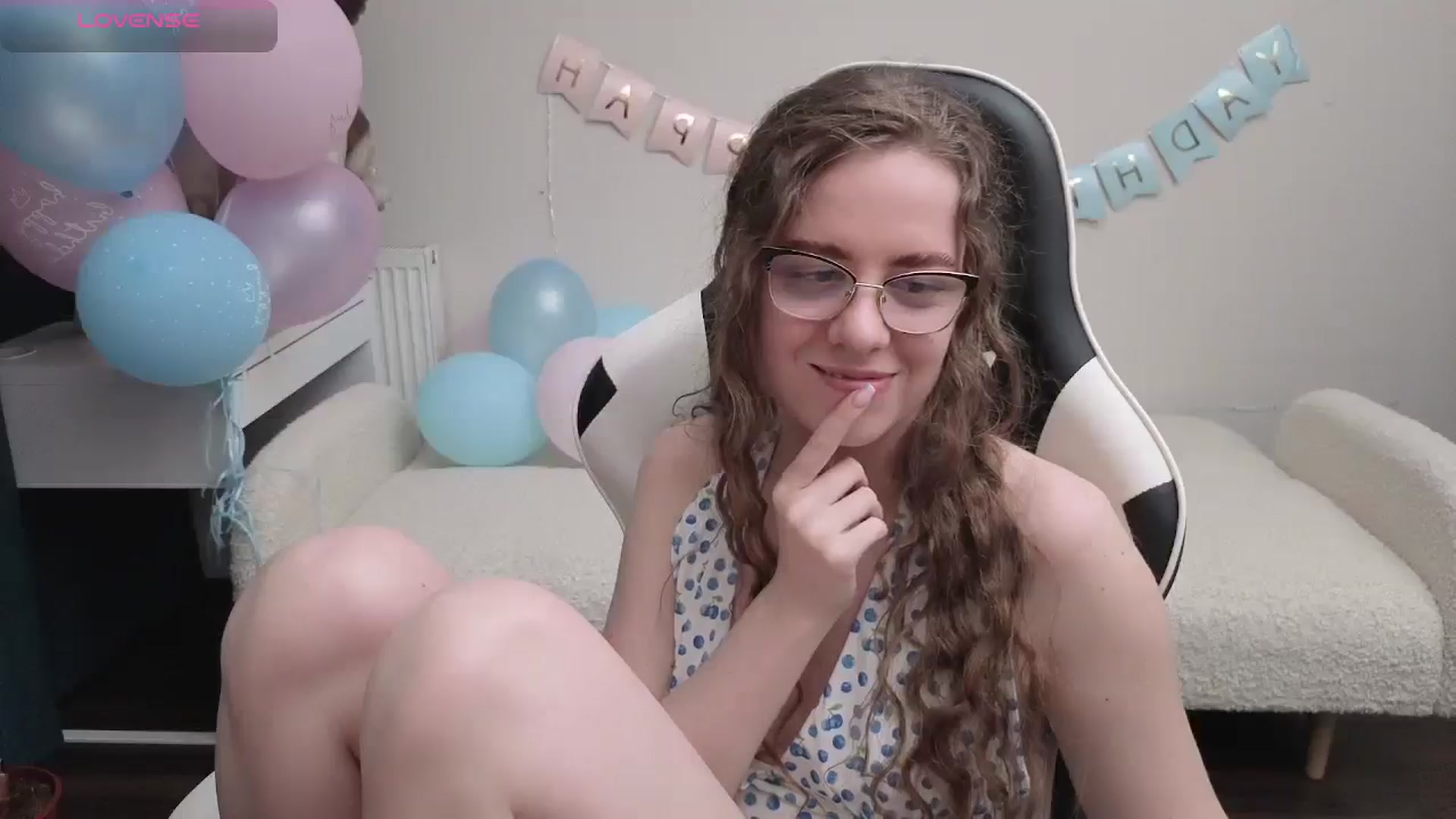 Gallery image thumbnail from BlueFlowerr's myfreecams stream on, 04/29/2026, 24:39 image 3 of 20