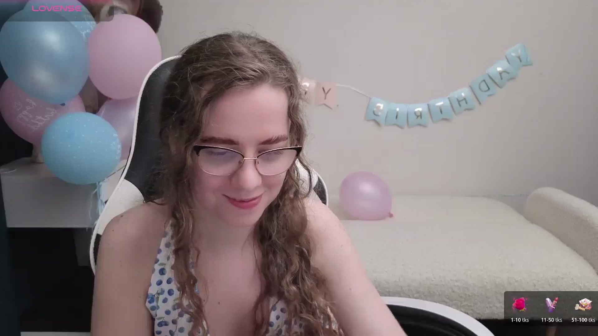 Gallery image thumbnail from BlueFlowerr's myfreecams stream on, 04/29/2026, 24:39 image 17 of 20