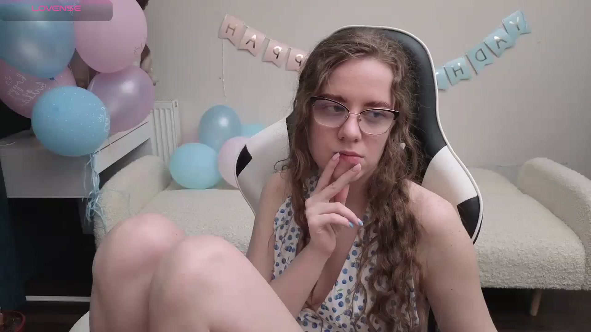 Gallery image thumbnail from BlueFlowerr's myfreecams stream on, 04/29/2026, 24:39 image 4 of 20