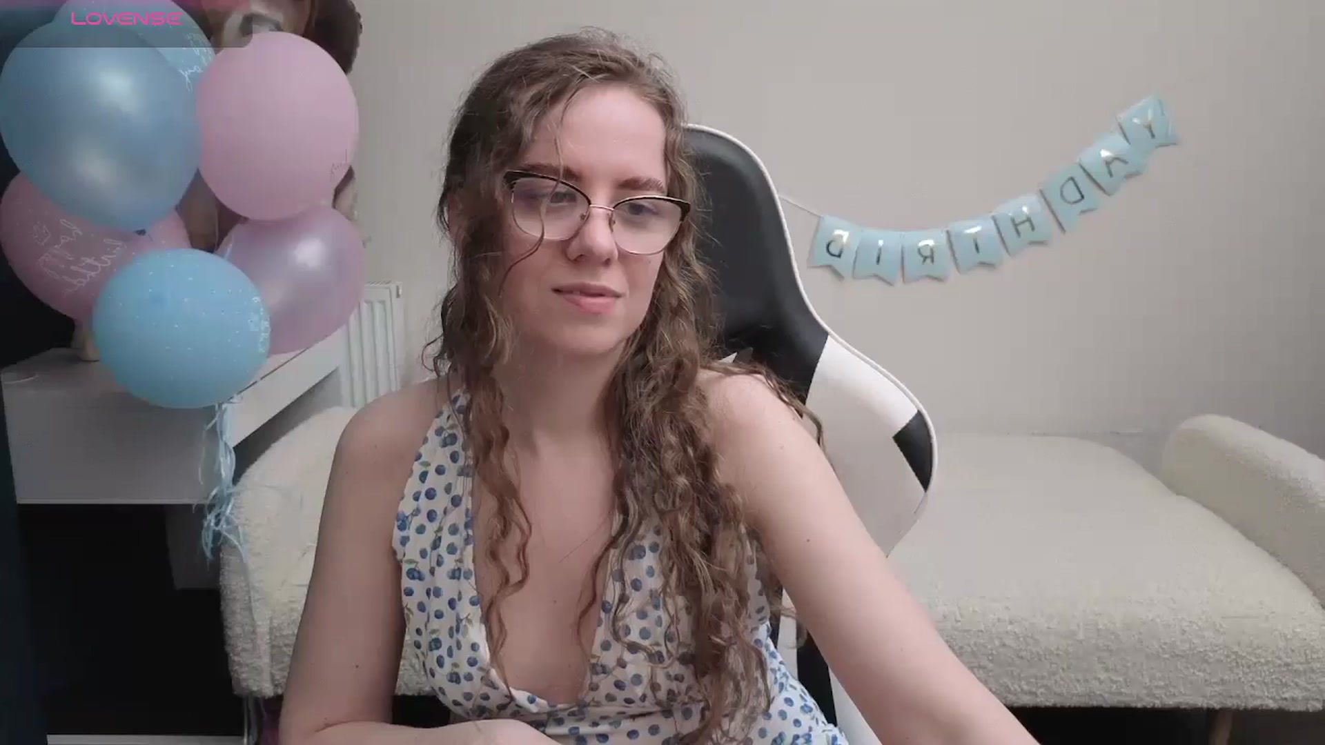 Gallery image thumbnail from BlueFlowerr's myfreecams stream on, 04/29/2026, 24:39 image 8 of 20