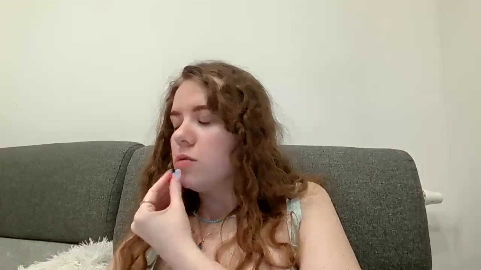 Gallery image thumbnail from BlueFlowerr's myfreecams stream on, 04/29/2026, 22:20 image 19 of 20