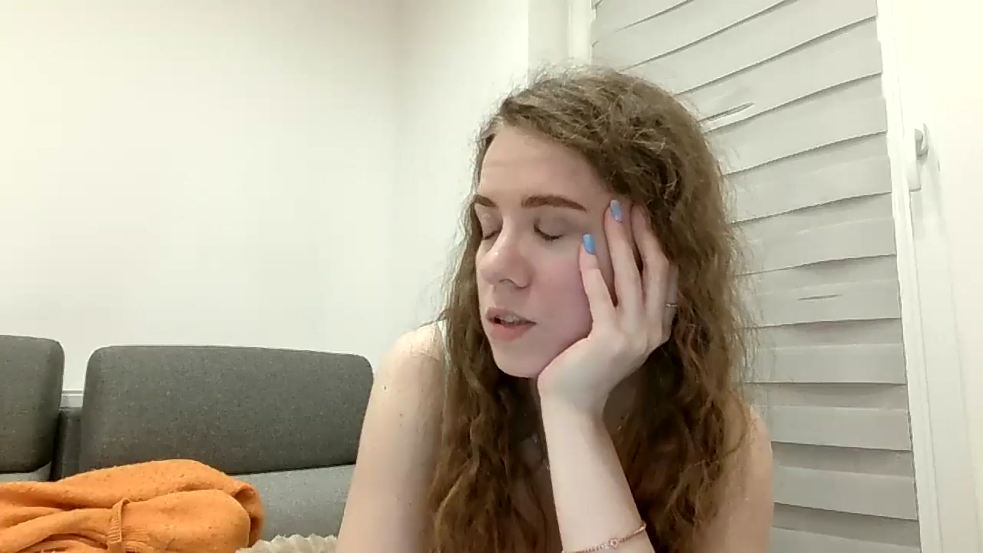 Gallery image thumbnail from BlueFlowerr's myfreecams stream on, 04/29/2026, 22:20 image 9 of 20