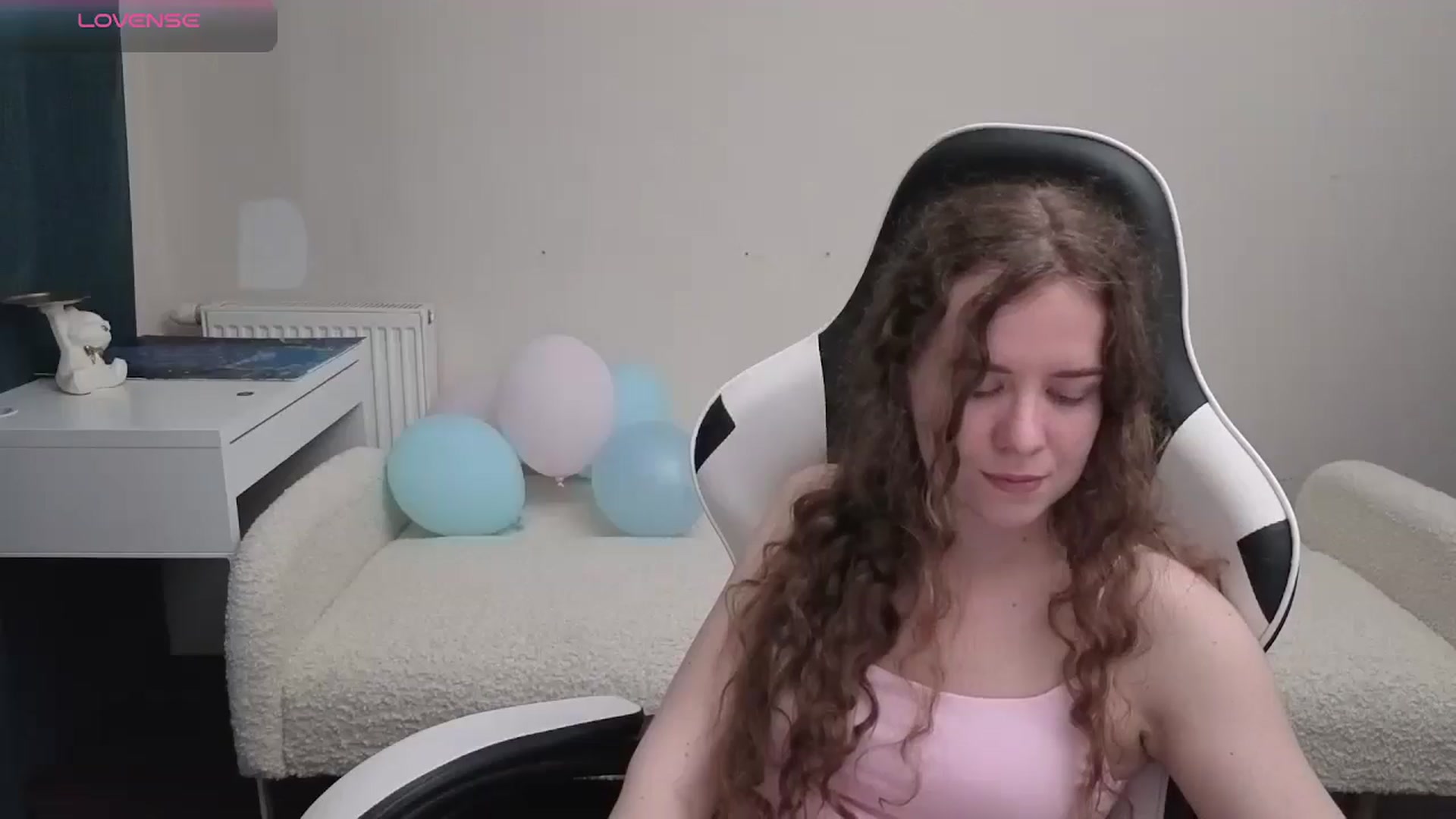 Gallery image thumbnail from BlueFlowerr's myfreecams stream on, 05/07/2026, 17:59 image 13 of 20