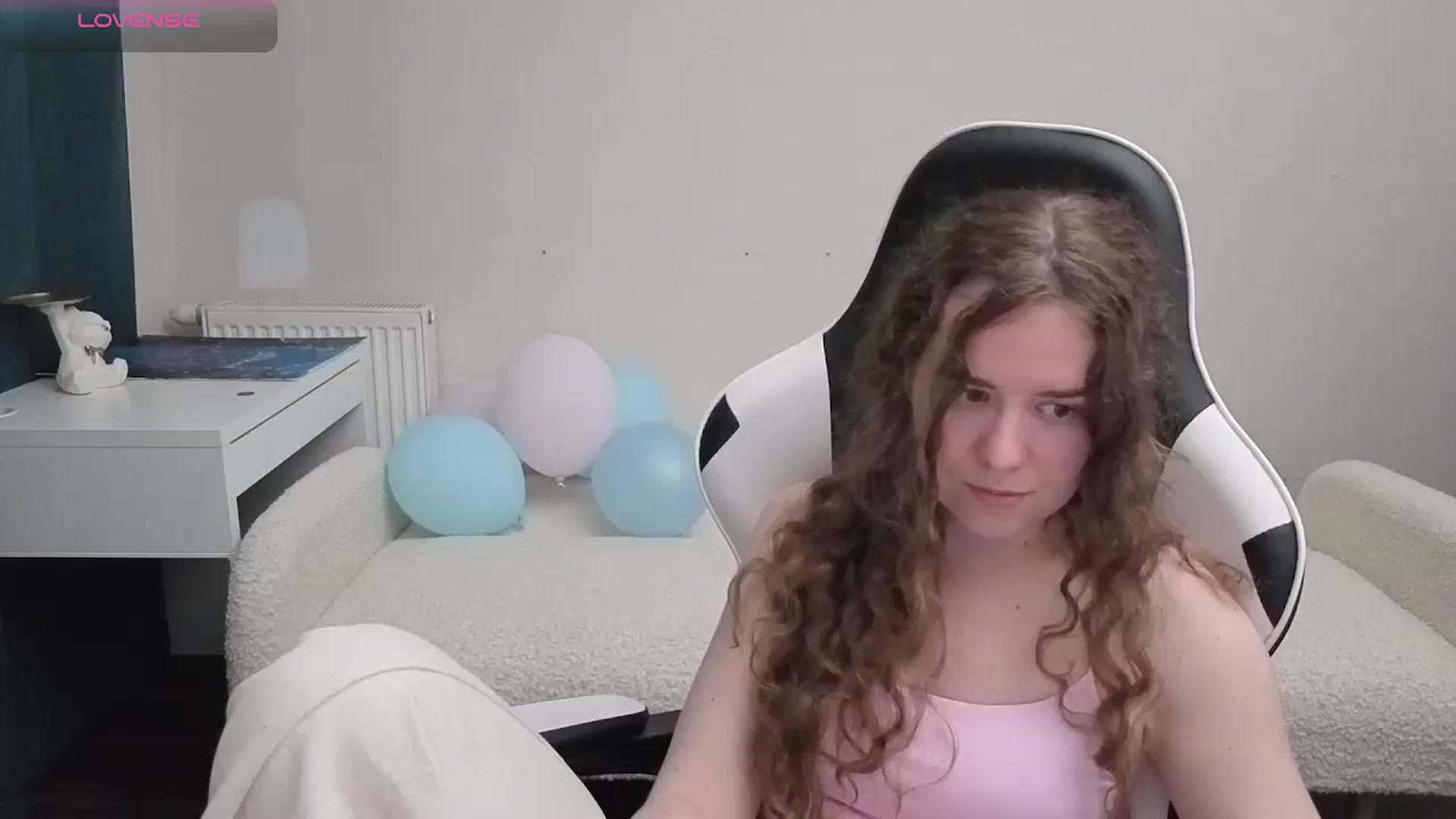 Gallery image thumbnail from BlueFlowerr's myfreecams stream on, 05/07/2026, 17:59 image 16 of 20