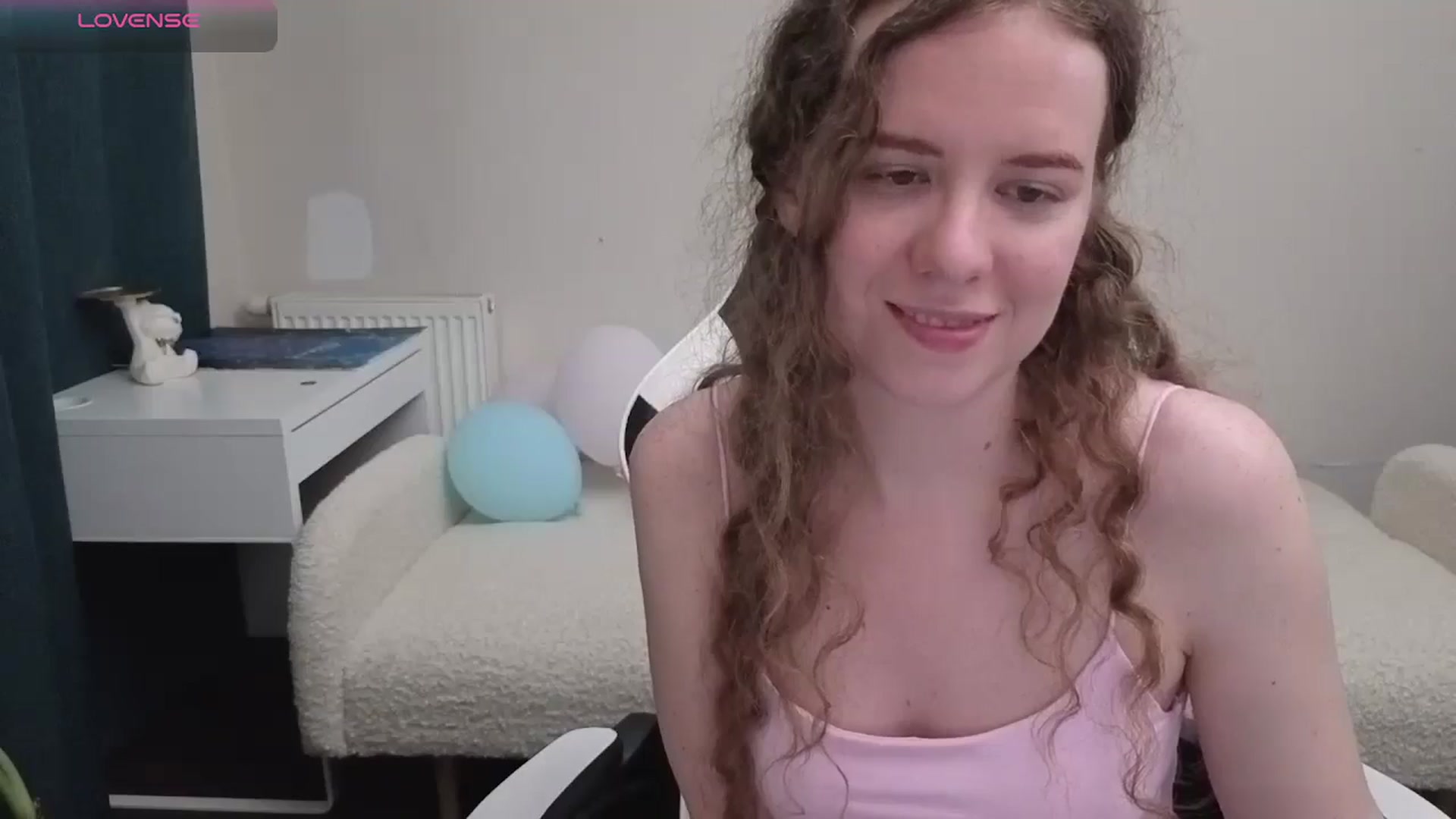 Gallery image thumbnail from BlueFlowerr's myfreecams stream on, 05/07/2026, 21:59 image 4 of 20