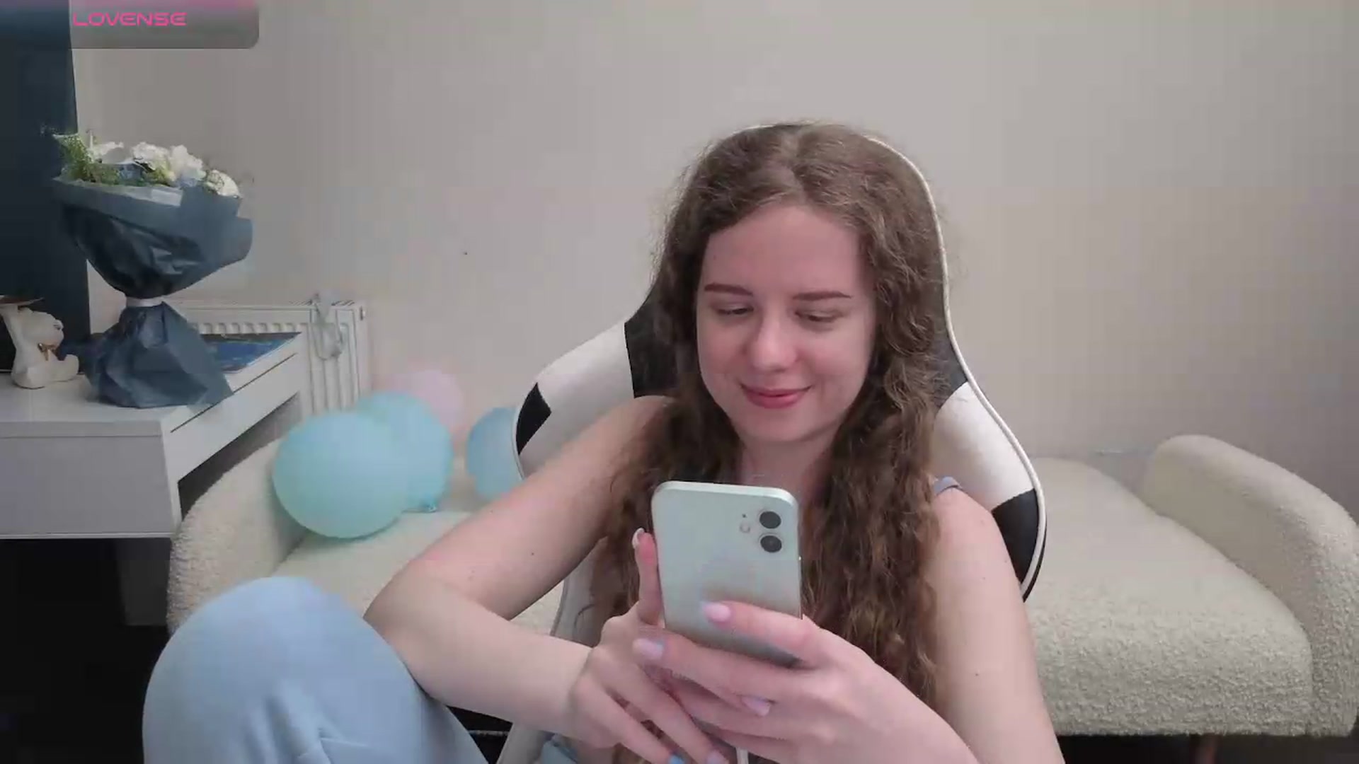 Gallery image thumbnail from BlueFlowerr's myfreecams stream on, 05/09/2026, 24:51 image 11 of 20
