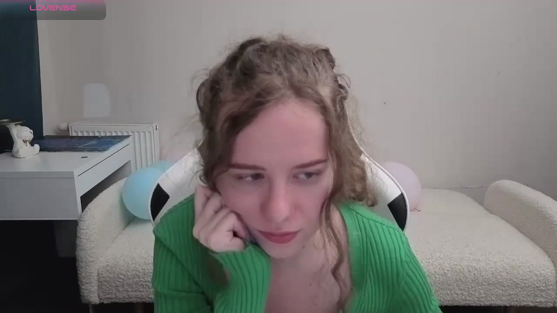 Gallery image thumbnail from BlueFlowerr's myfreecams stream on, 05/09/2026, 21:05 image 9 of 20