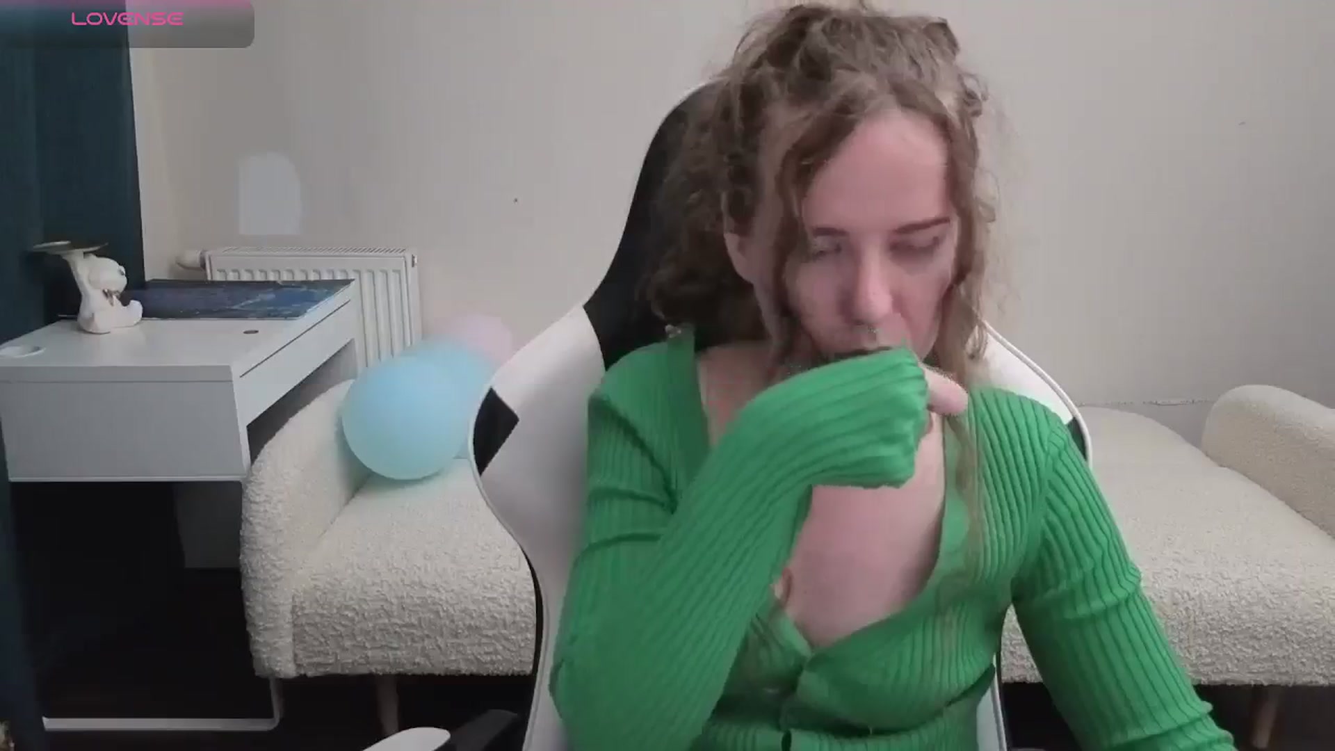 Gallery image thumbnail from BlueFlowerr's myfreecams stream on, 05/09/2026, 21:05 image 15 of 20