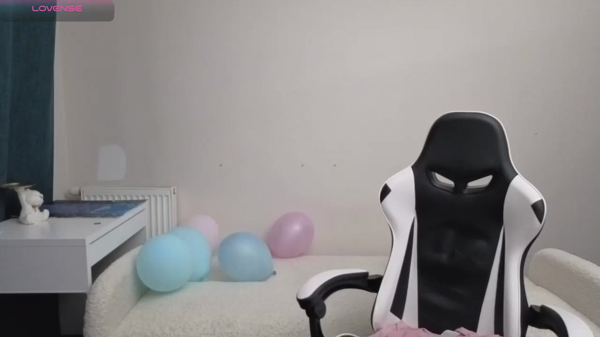 Gallery image thumbnail from BlueFlowerr's myfreecams stream on, 05/09/2026, 22:48 image 17 of 20