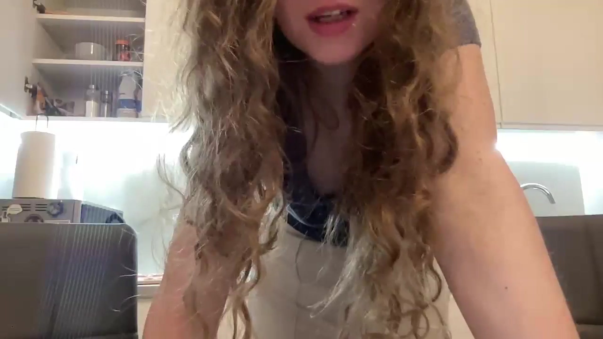 Gallery image thumbnail from BlueFlowerr's myfreecams stream on, 05/10/2026, 21:59 image 9 of 20