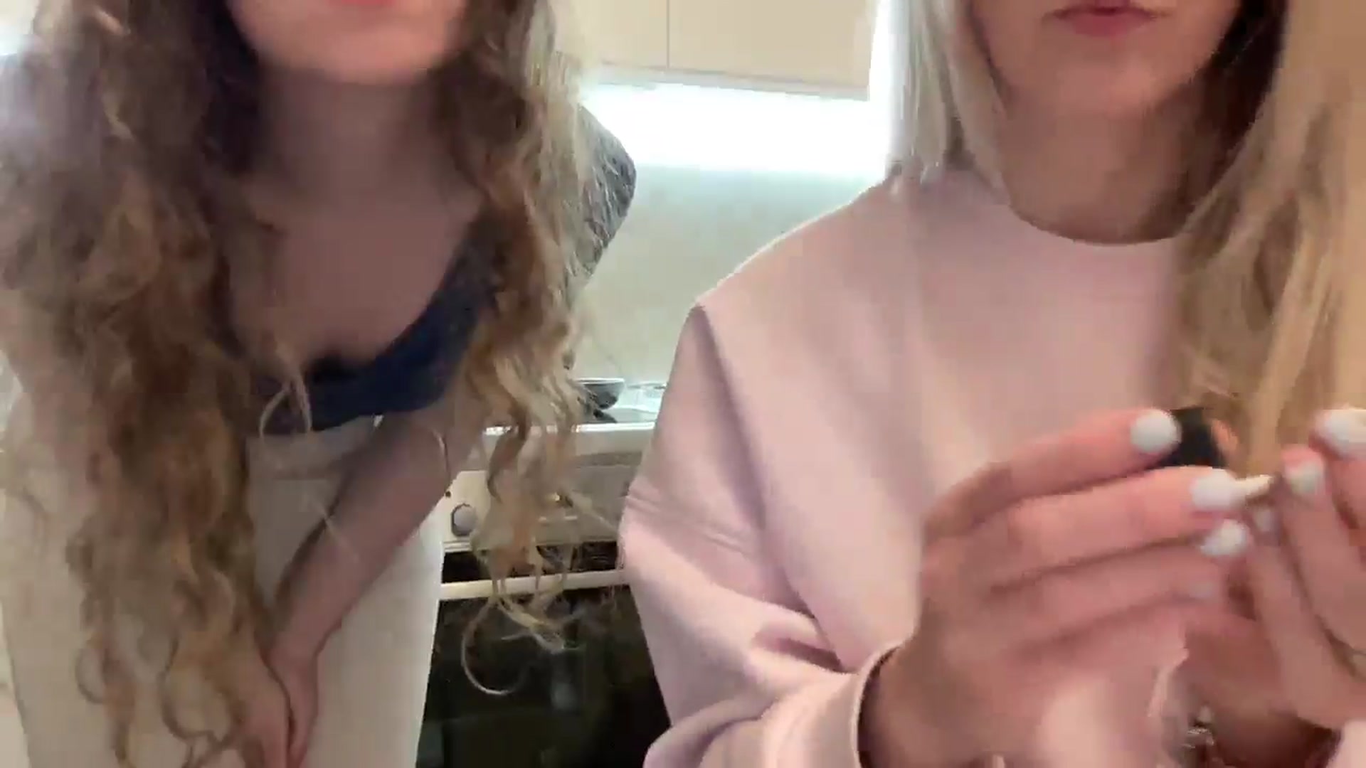 Gallery image thumbnail from BlueFlowerr's myfreecams stream on, 05/10/2026, 21:59 image 18 of 20