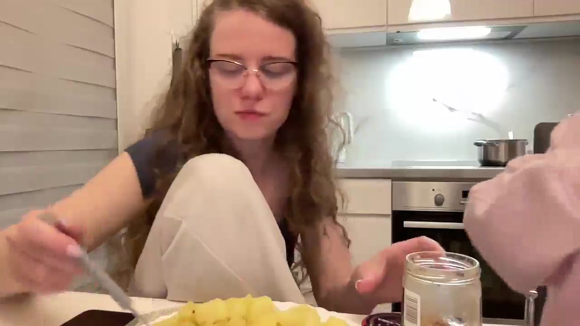 Gallery image thumbnail from BlueFlowerr's myfreecams stream on, 05/11/2026, 24:00 image 15 of 20