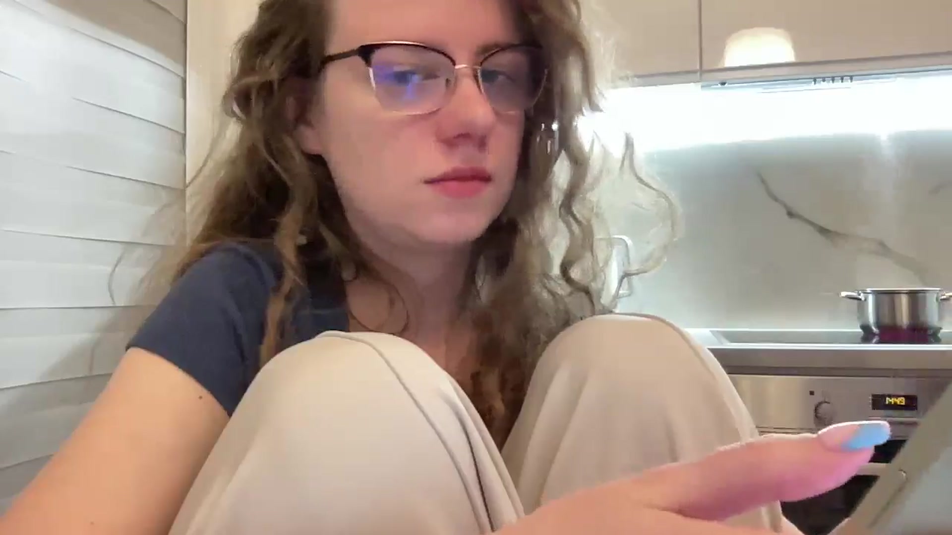 Gallery image thumbnail from BlueFlowerr's myfreecams stream on, 05/11/2026, 24:00 image 6 of 20
