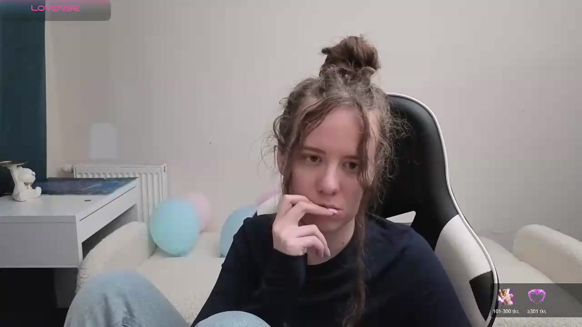 Gallery image thumbnail from BlueFlowerr's myfreecams stream on, 05/12/2026, 19:14 image 19 of 20