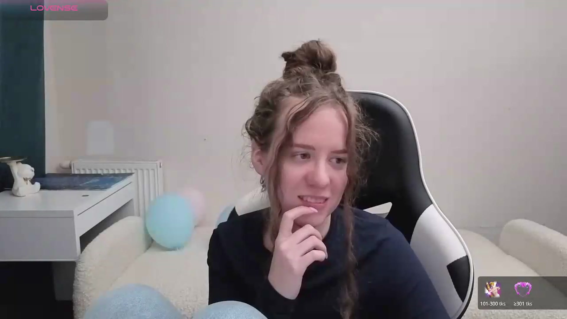 Gallery image thumbnail from BlueFlowerr's myfreecams stream on, 05/12/2026, 19:14 image 15 of 20