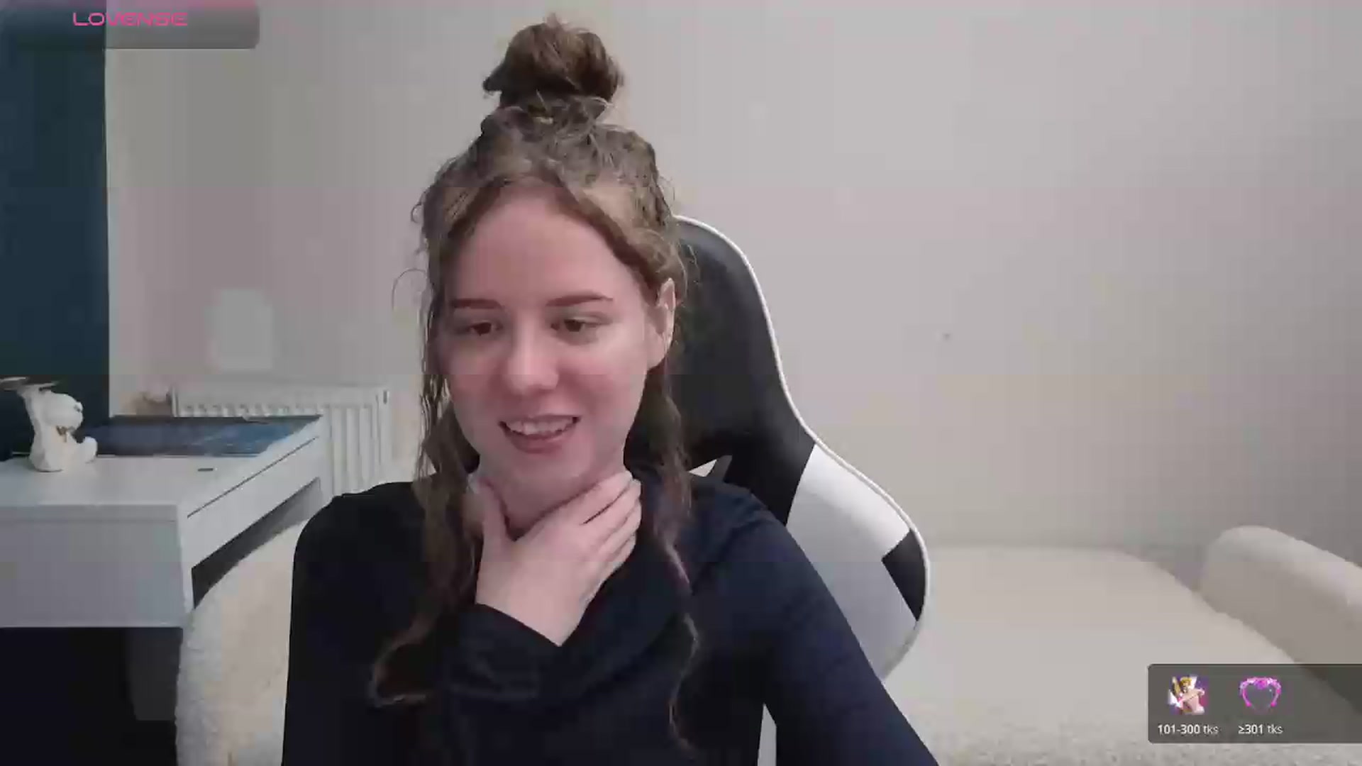 Gallery image thumbnail from BlueFlowerr's myfreecams stream on, 05/12/2026, 19:14 image 3 of 20