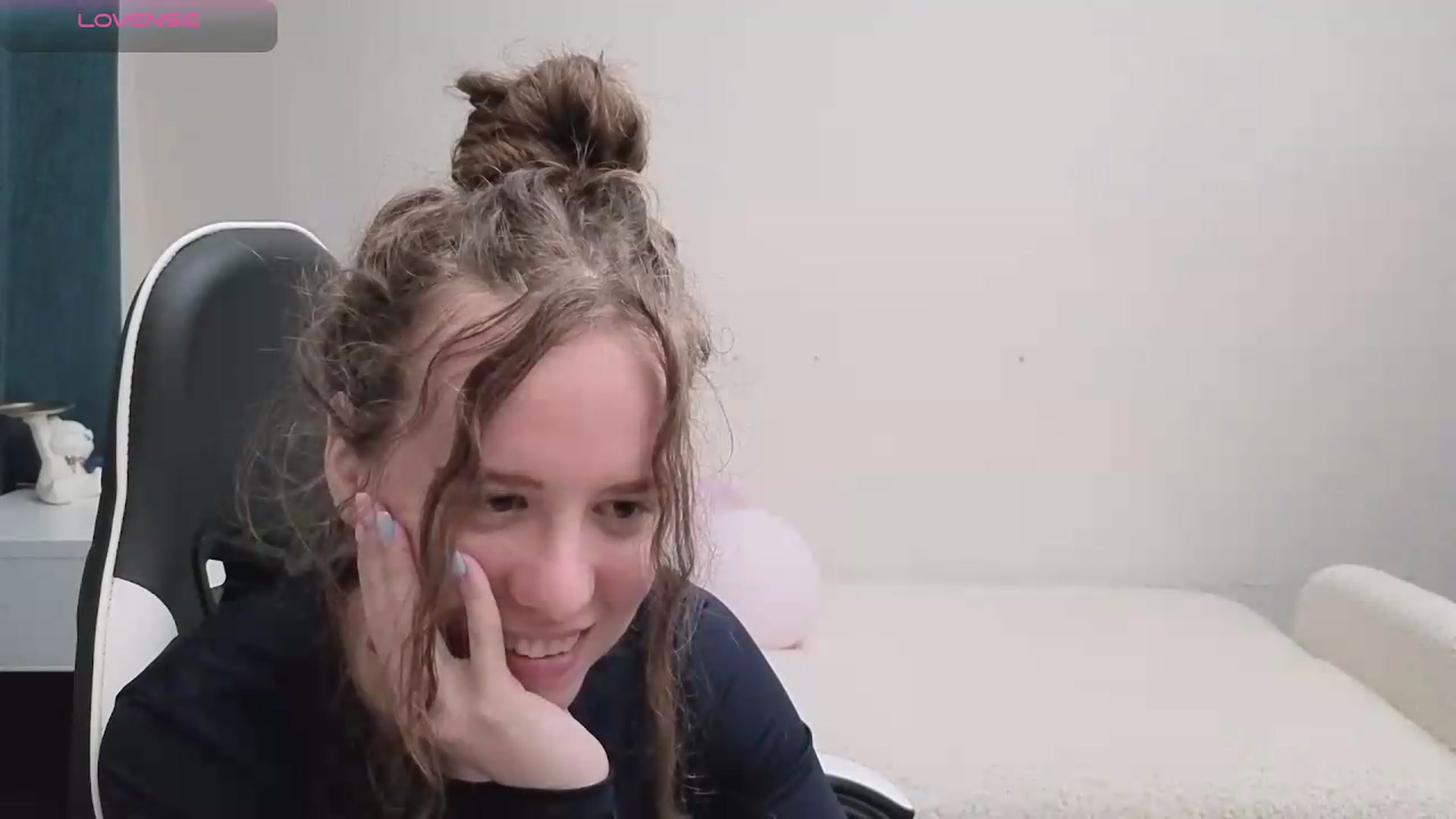 Gallery image thumbnail from BlueFlowerr's myfreecams stream on, 05/12/2026, 19:47 image 6 of 20
