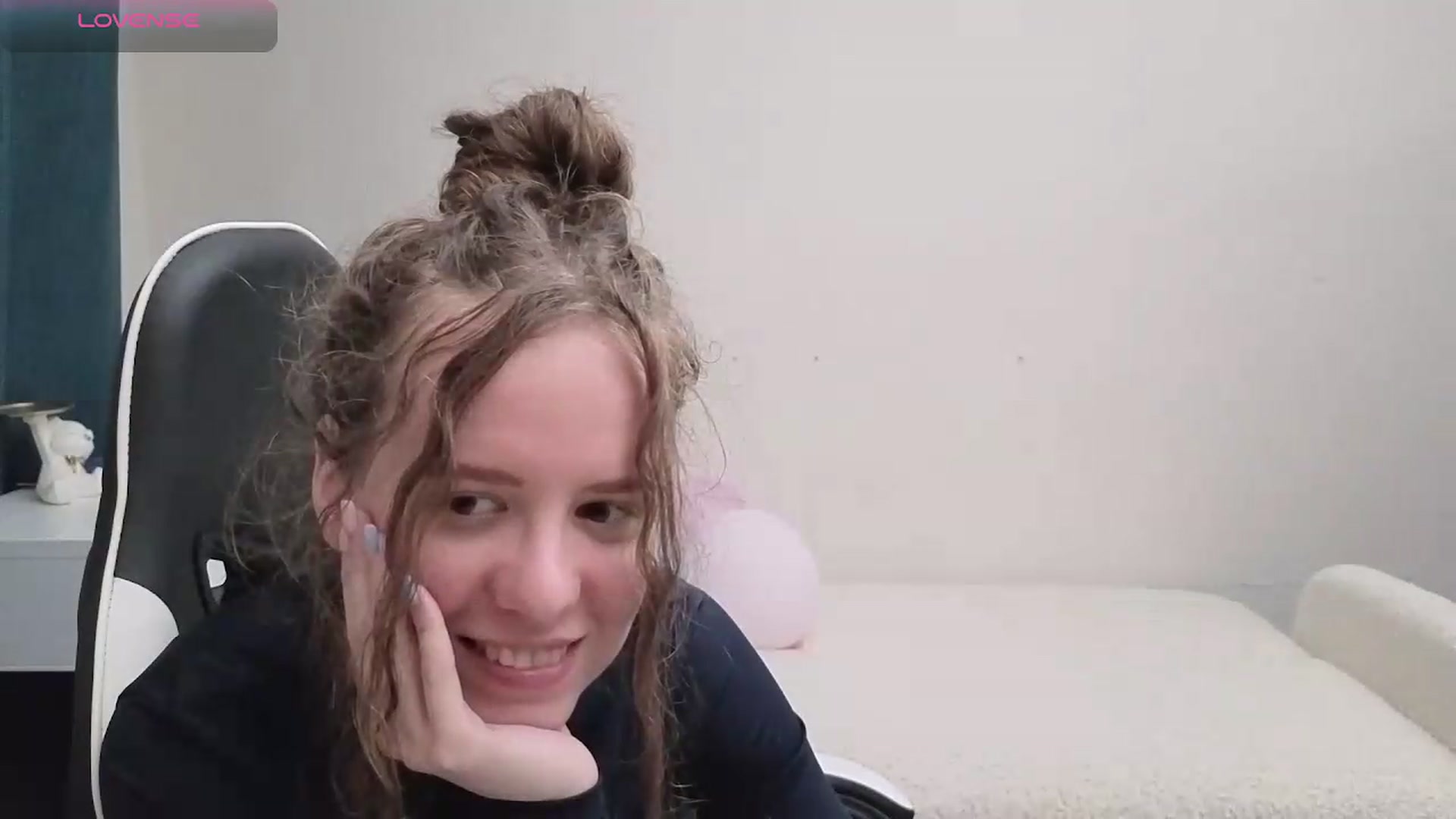 Gallery image thumbnail from BlueFlowerr's myfreecams stream on, 05/12/2026, 19:47 image 4 of 20
