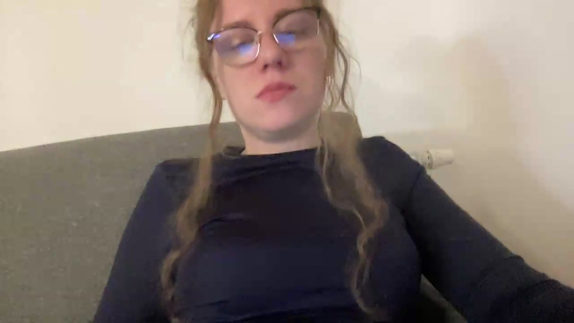 Gallery image thumbnail from BlueFlowerr's myfreecams stream on, 05/13/2026, 24:14 image 9 of 20