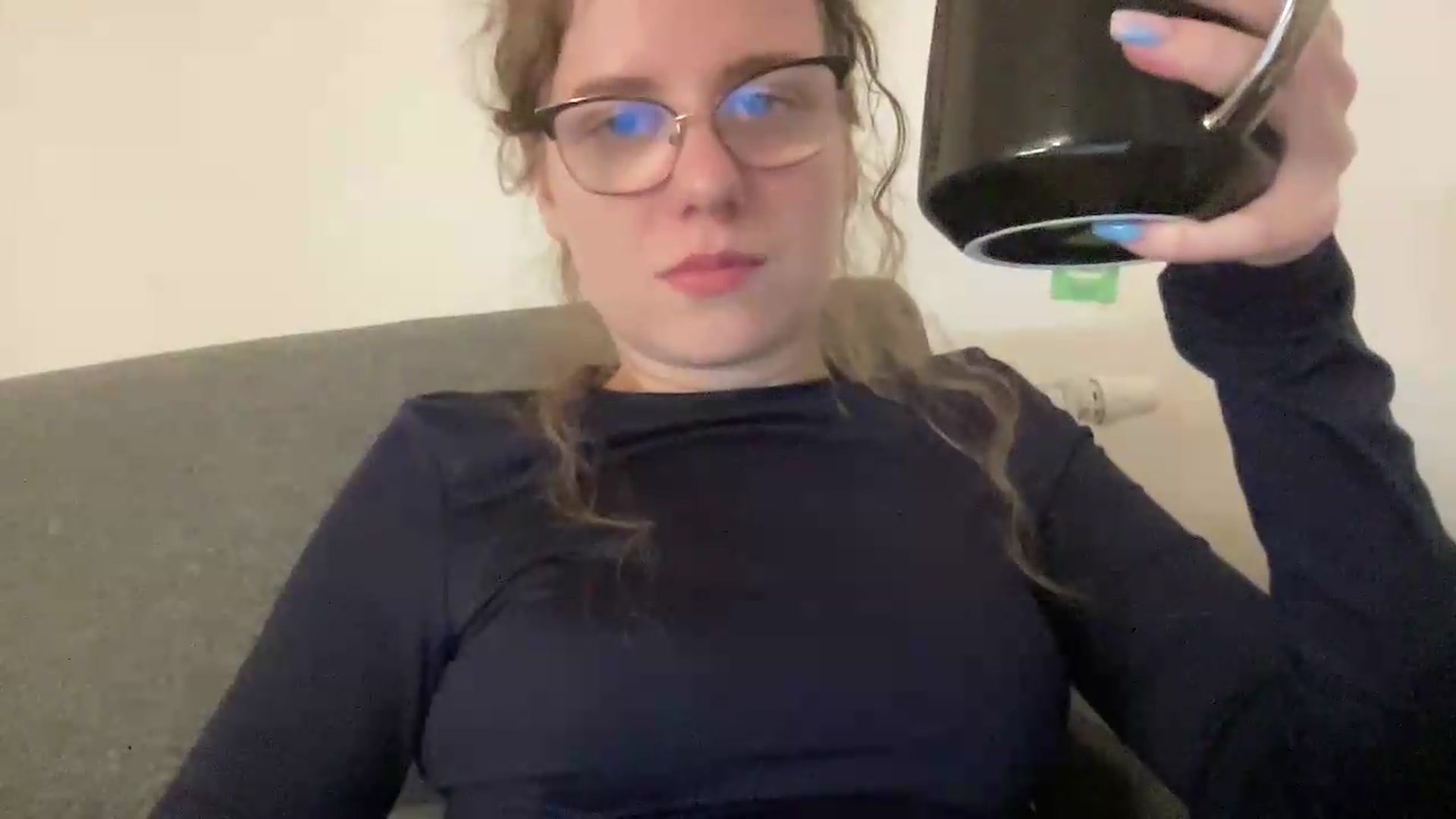 Gallery image thumbnail from BlueFlowerr's myfreecams stream on, 05/13/2026, 24:14 image 6 of 20
