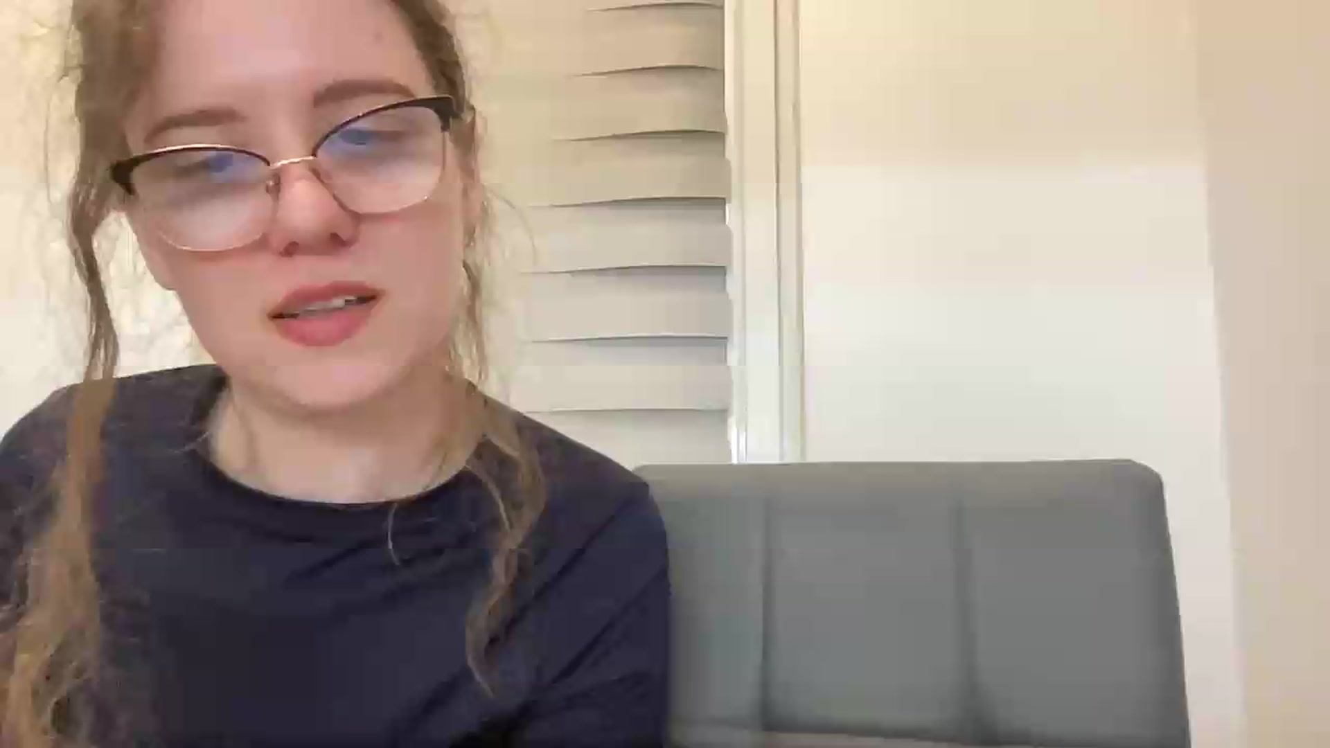 Gallery image thumbnail from BlueFlowerr's myfreecams stream on, 05/13/2026, 24:14 image 19 of 20