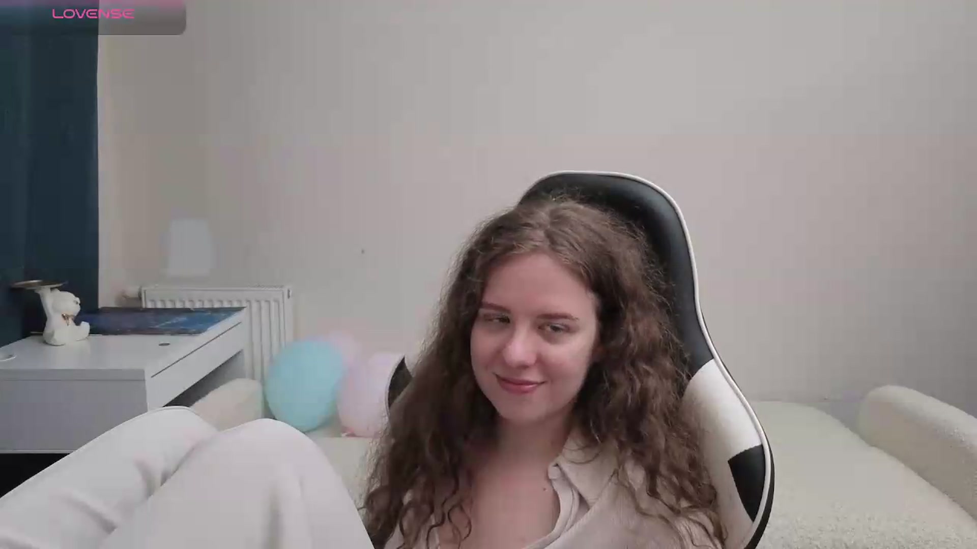 Gallery image thumbnail from BlueFlowerr's myfreecams stream on, 05/13/2026, 21:09 image 8 of 20