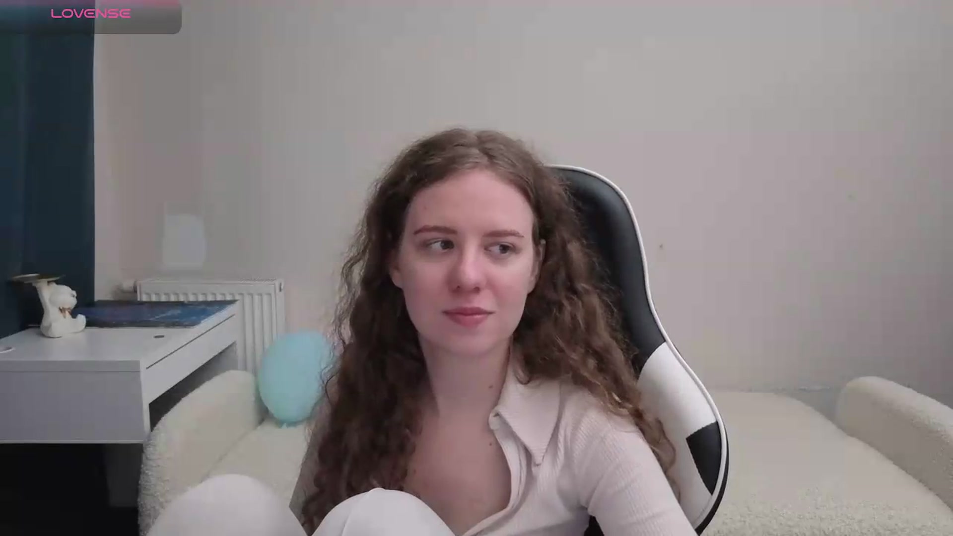 Gallery image thumbnail from BlueFlowerr's myfreecams stream on, 05/13/2026, 21:09 image 2 of 20
